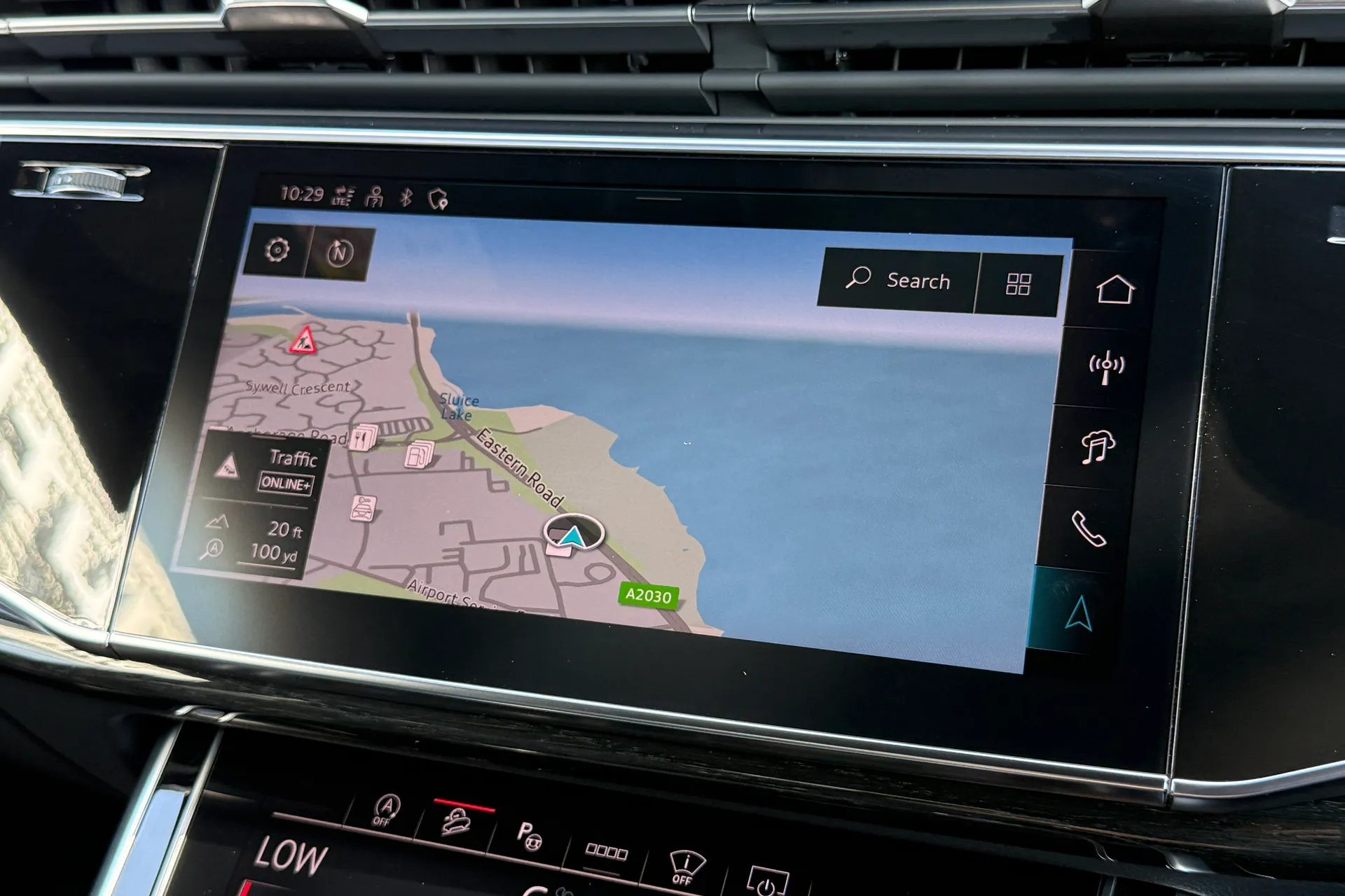 Audi Q8 thumbnail image number 13