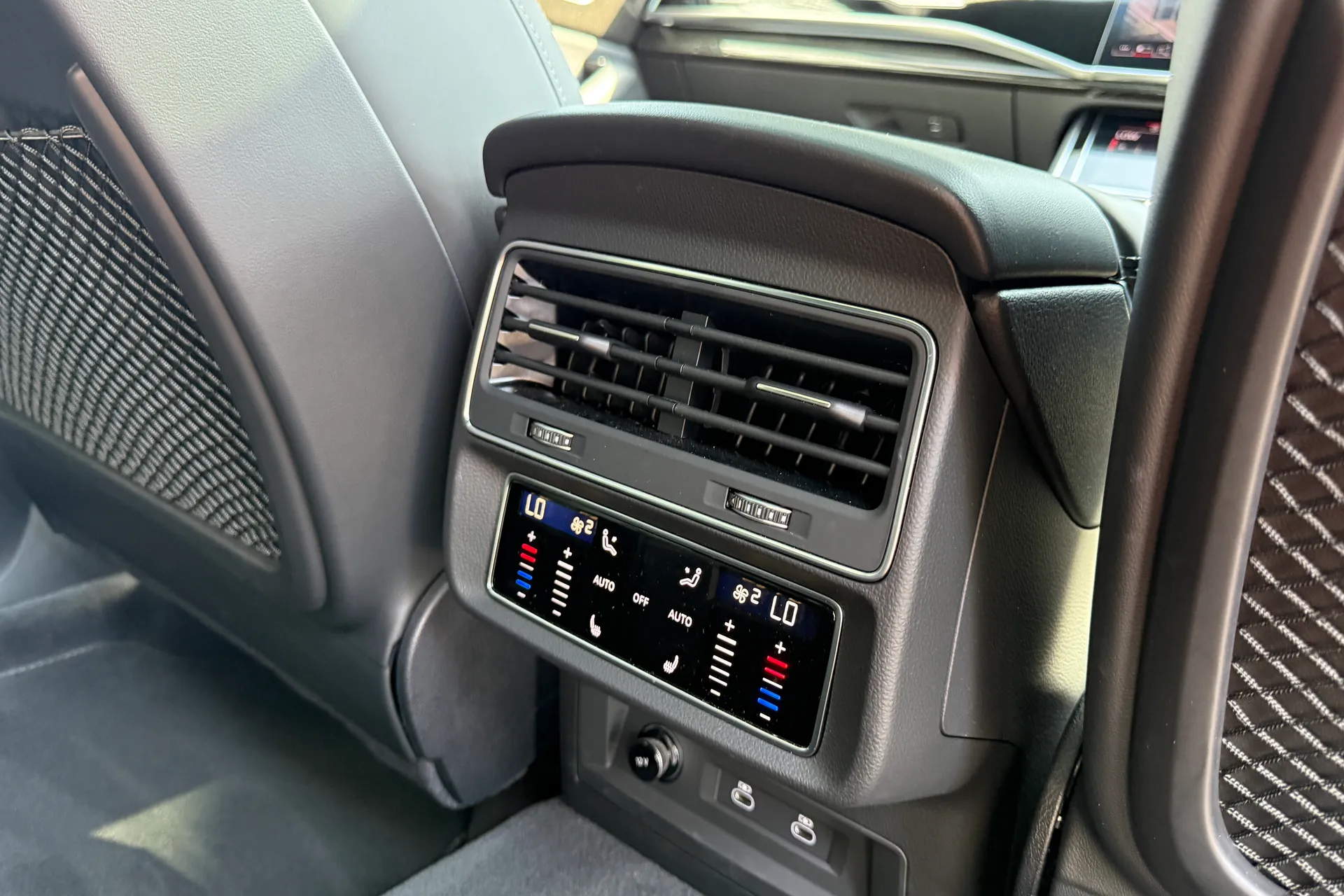 Audi Q8 thumbnail image number 46