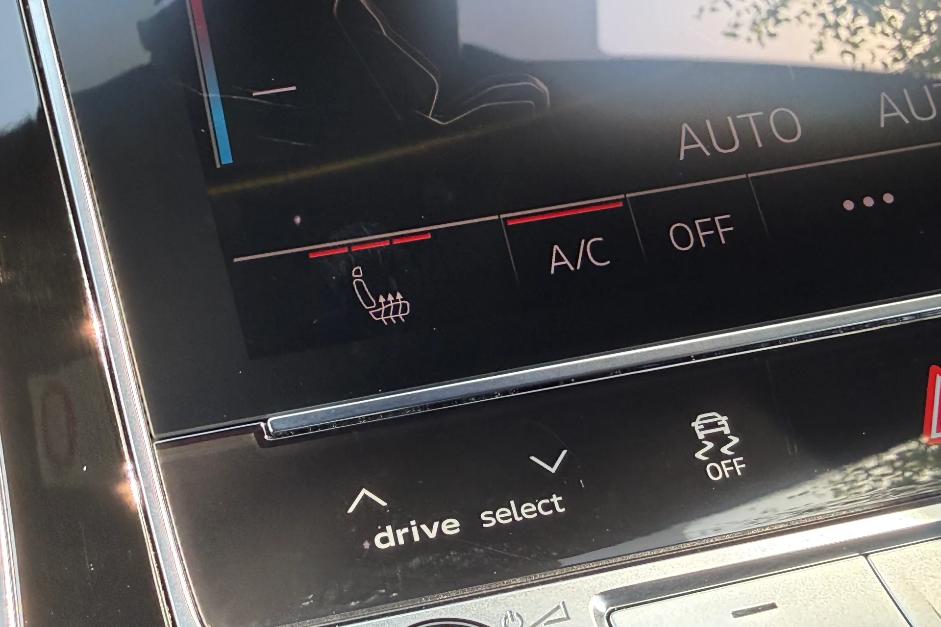 Audi Q8 thumbnail image number 36
