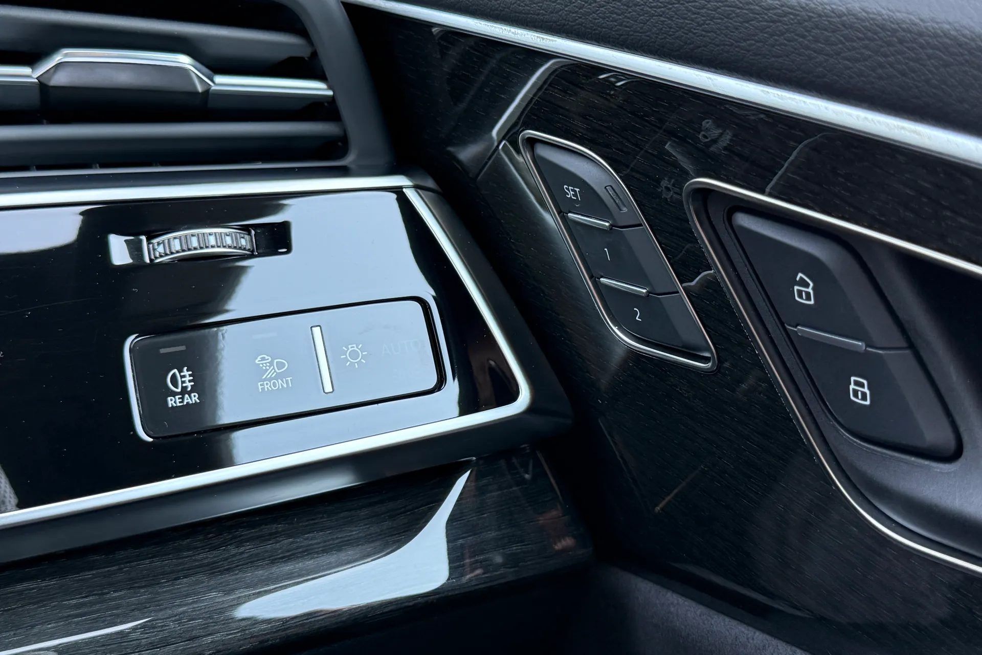 Audi Q8 thumbnail image number 61