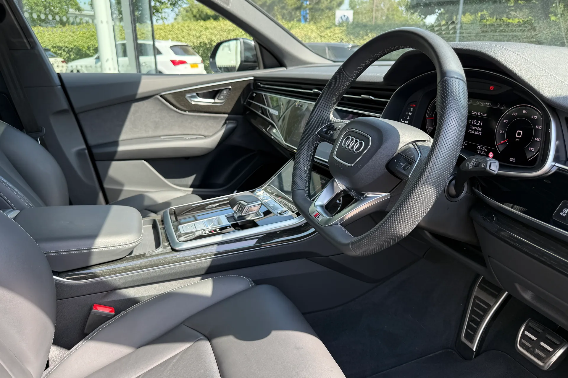 Audi Q8 thumbnail image number 33