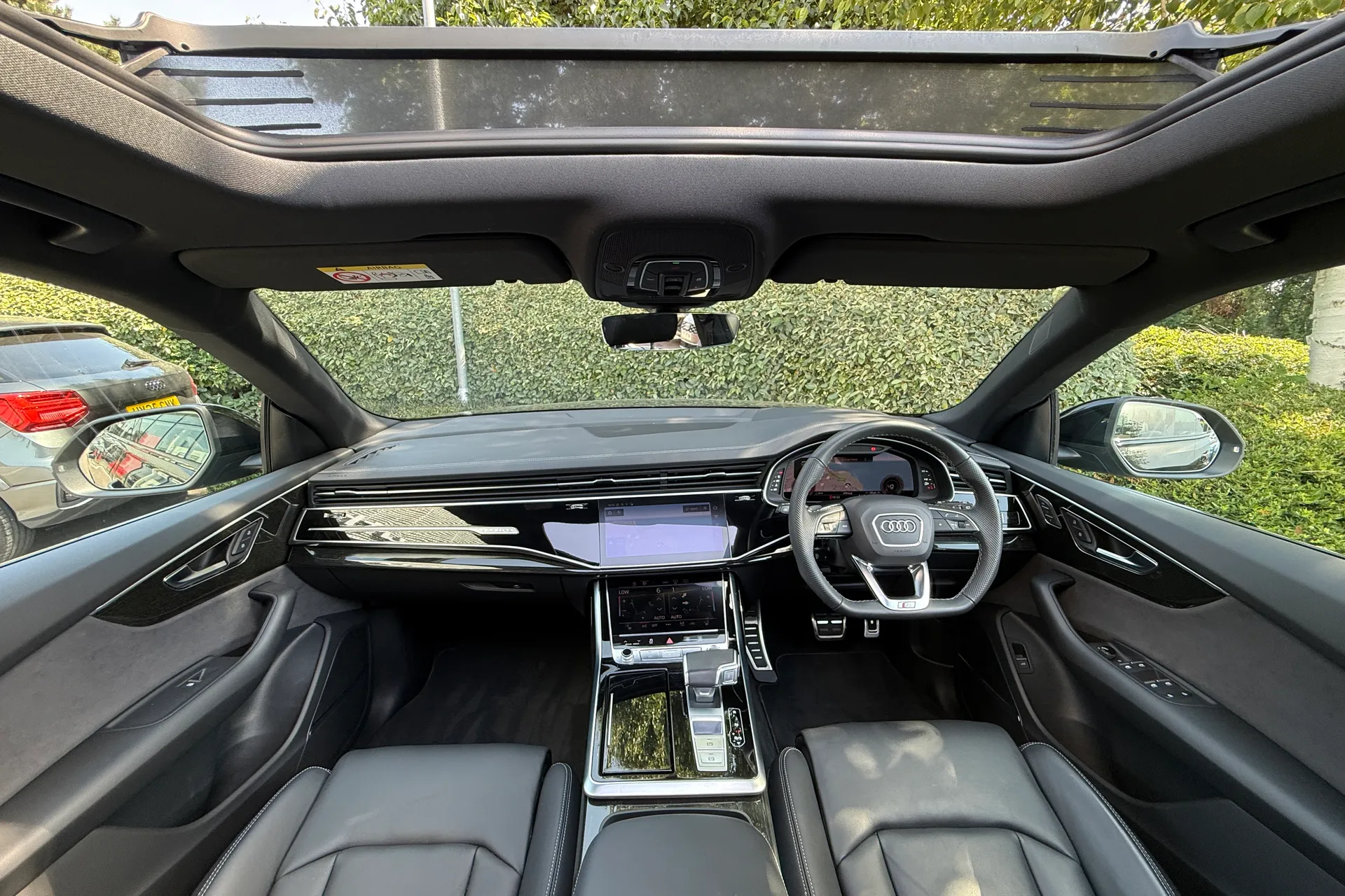 Audi Q8 thumbnail image number 3