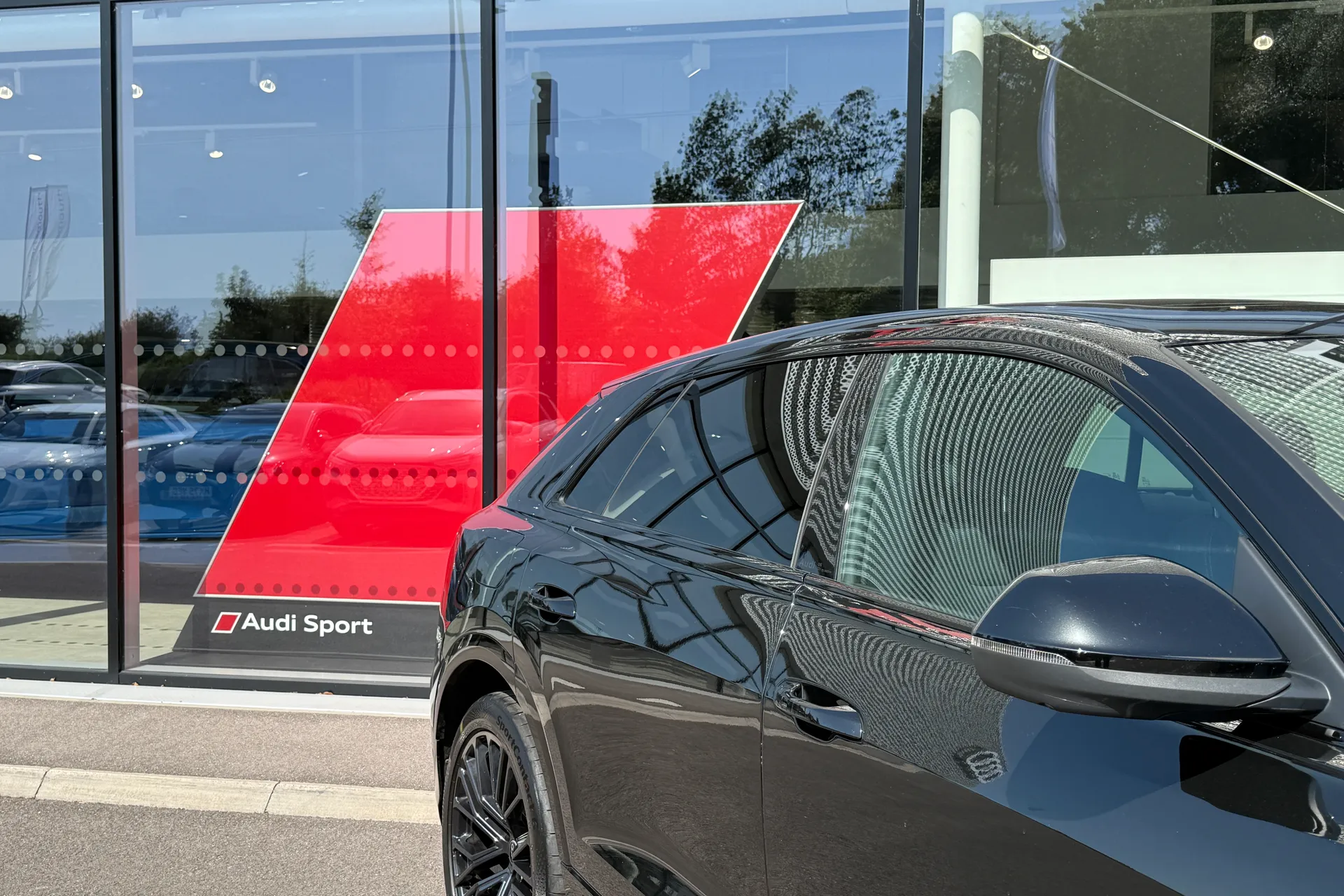 Audi Q8 thumbnail image number 17