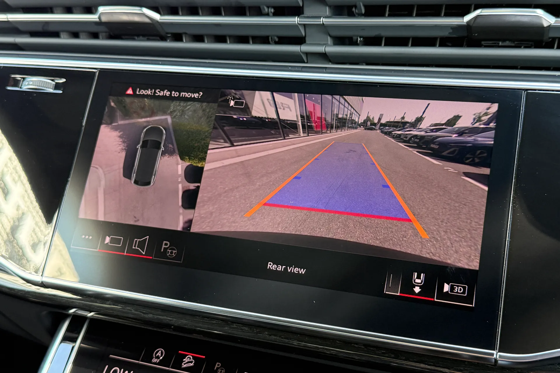 Audi Q8 thumbnail image number 4