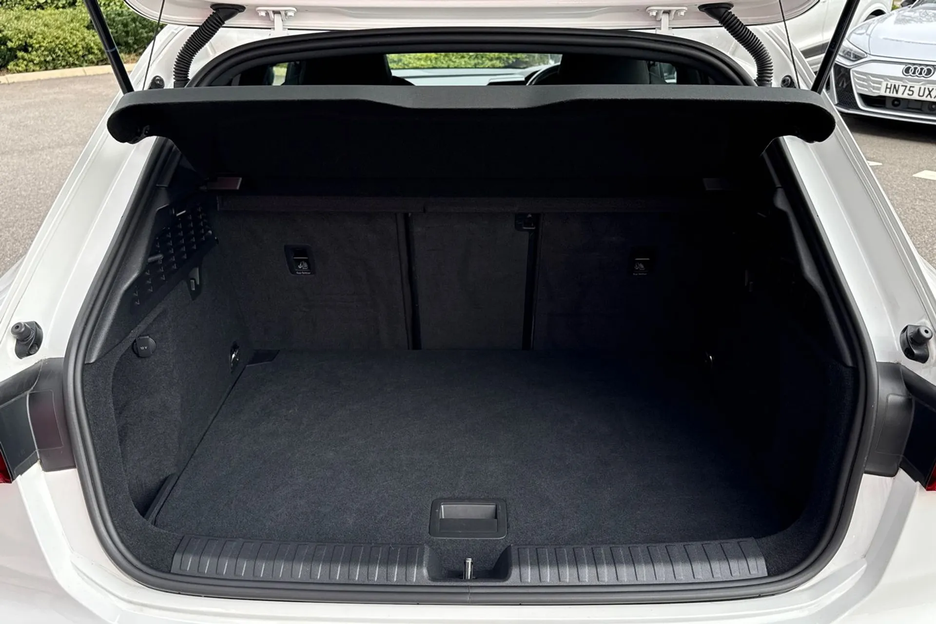 Audi A3 thumbnail image number 37