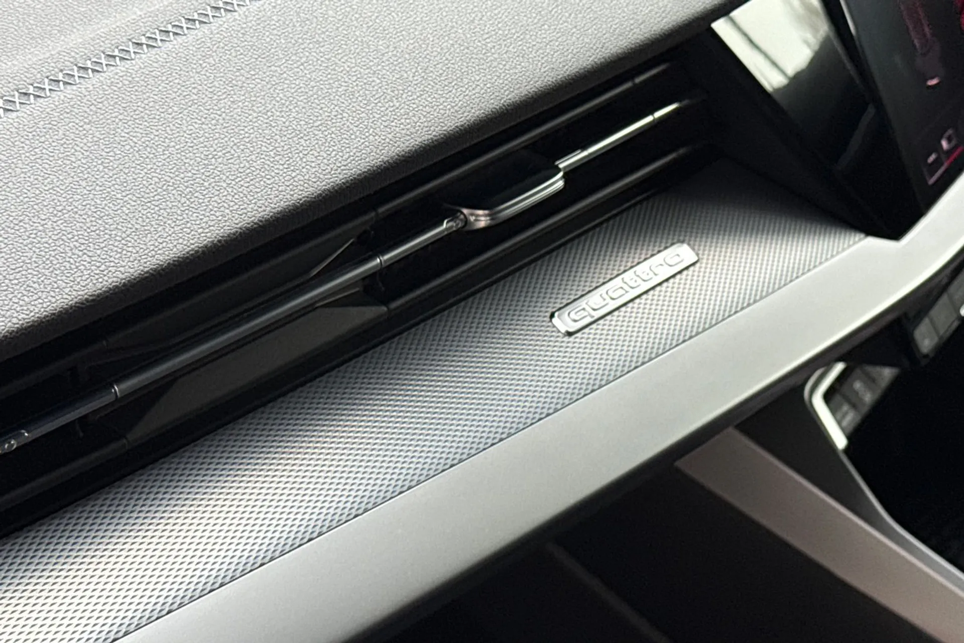 Audi A3 thumbnail image number 35