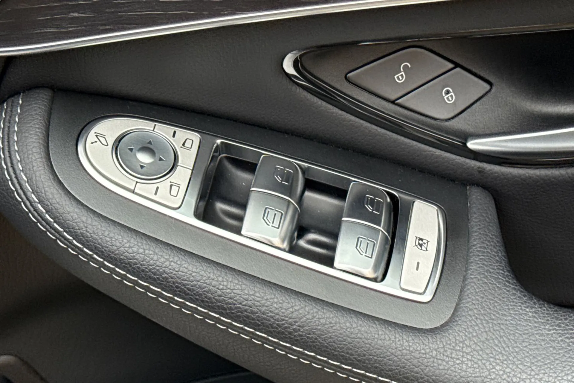 MERCEDES-BENZ GLC thumbnail image number 44