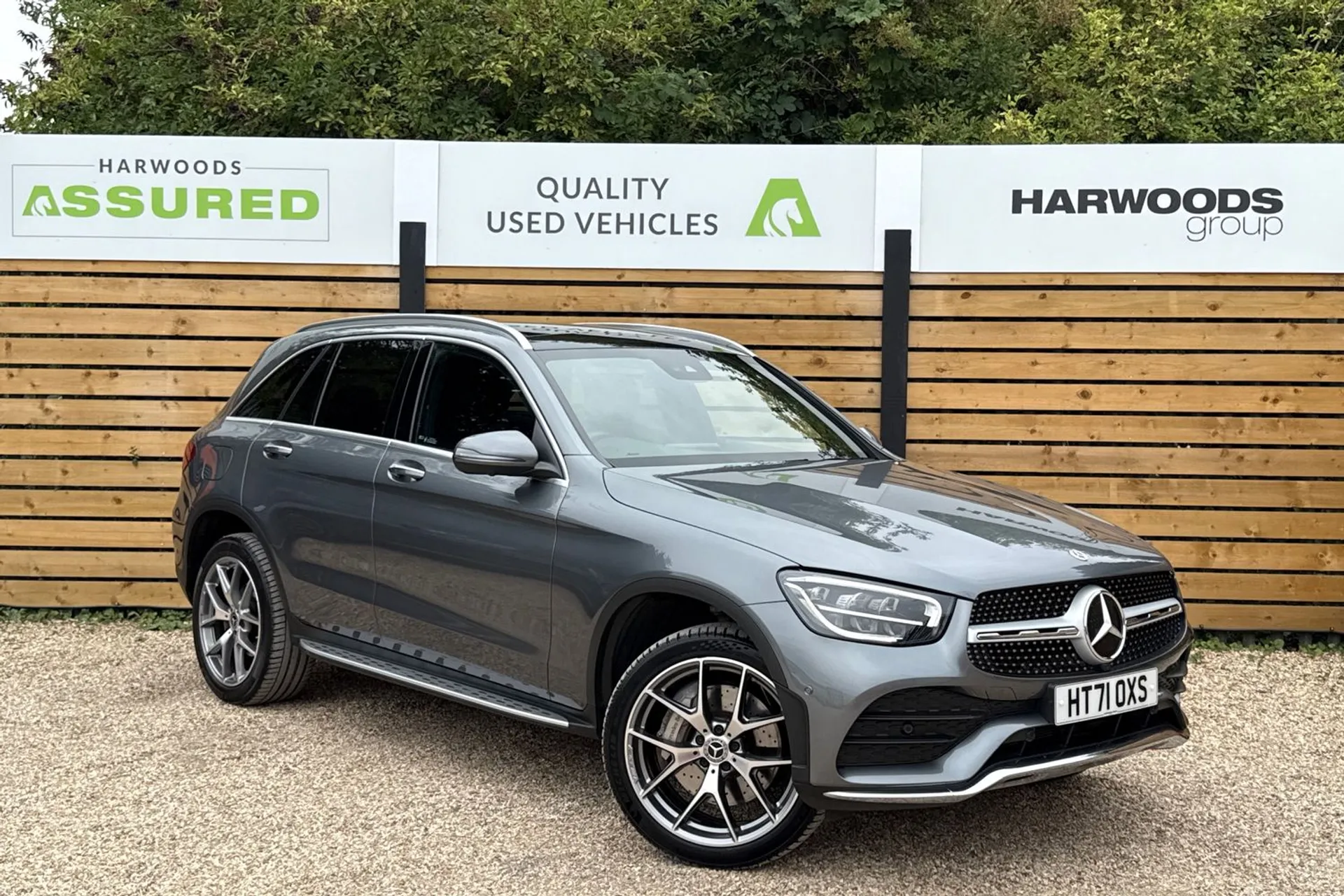 MERCEDES-BENZ GLC focused image