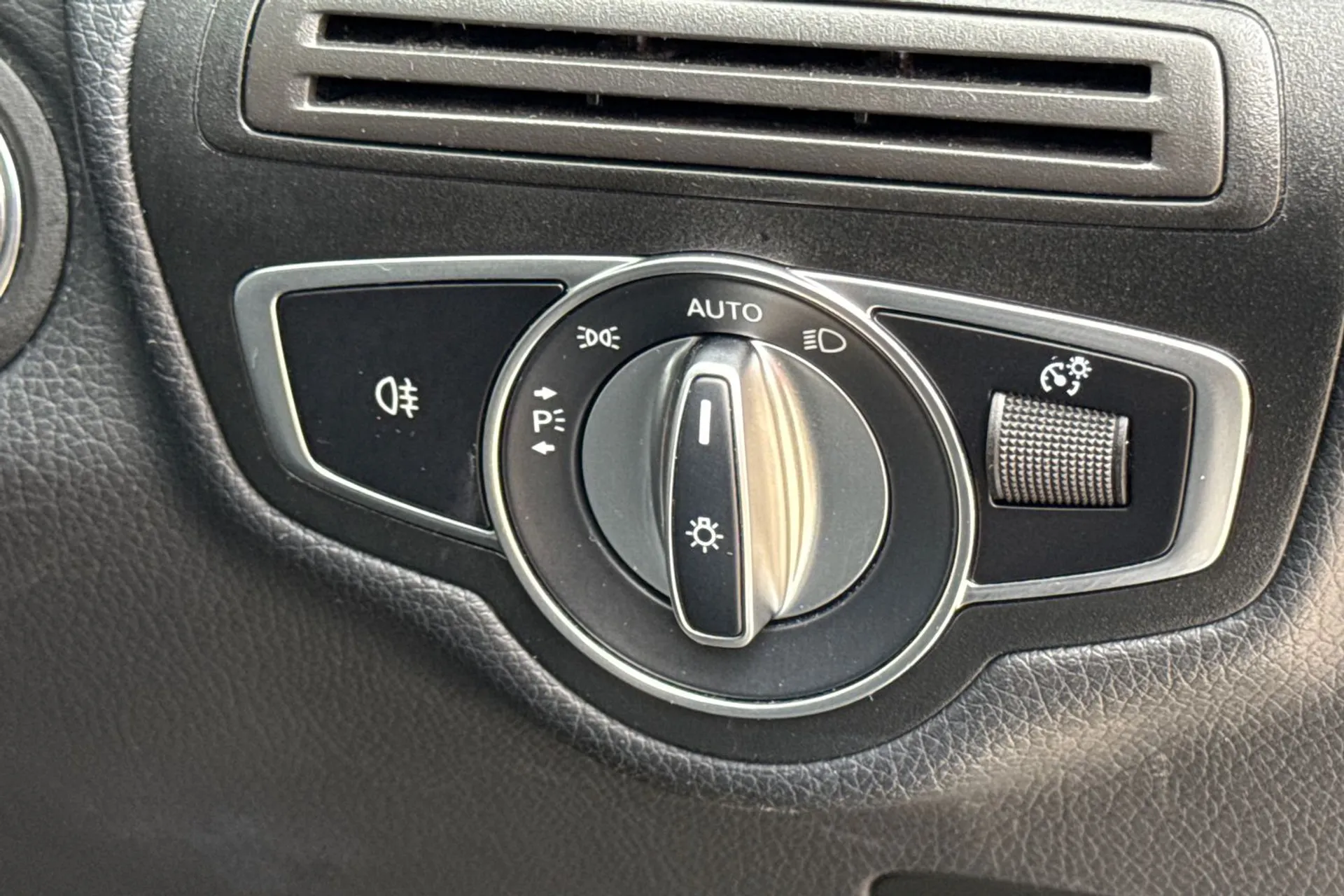 MERCEDES-BENZ GLC thumbnail image number 46