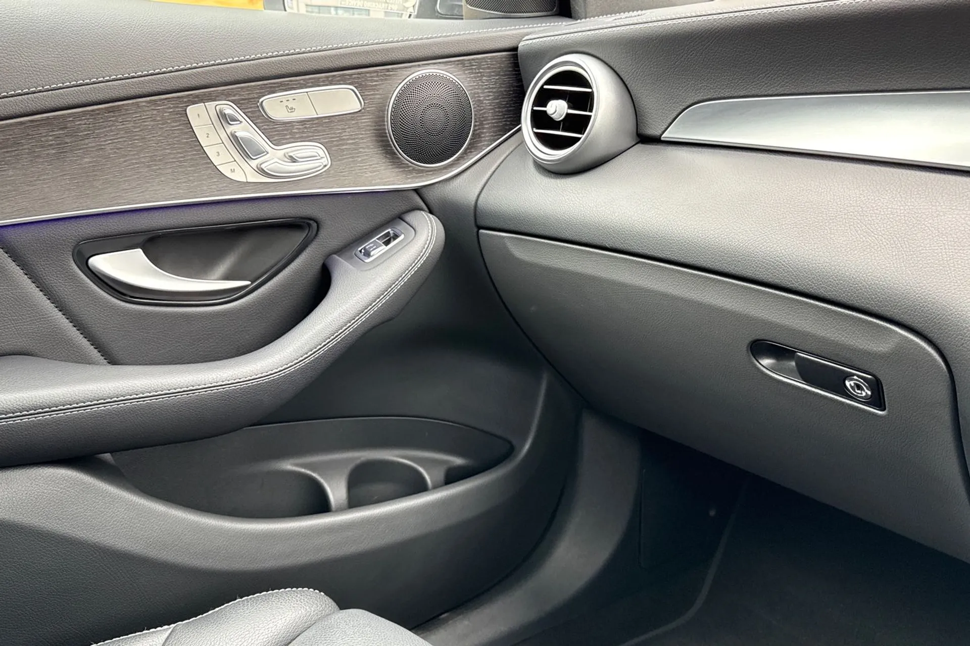MERCEDES-BENZ GLC thumbnail image number 47