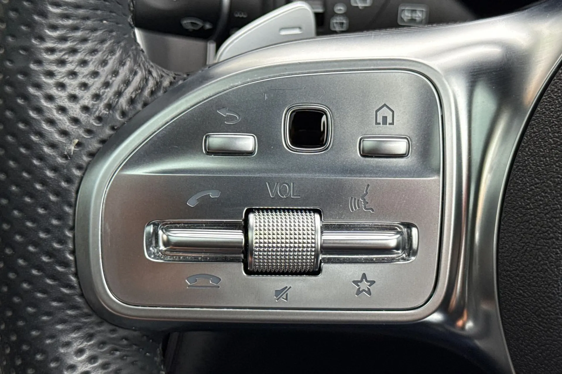 MERCEDES-BENZ GLC thumbnail image number 39