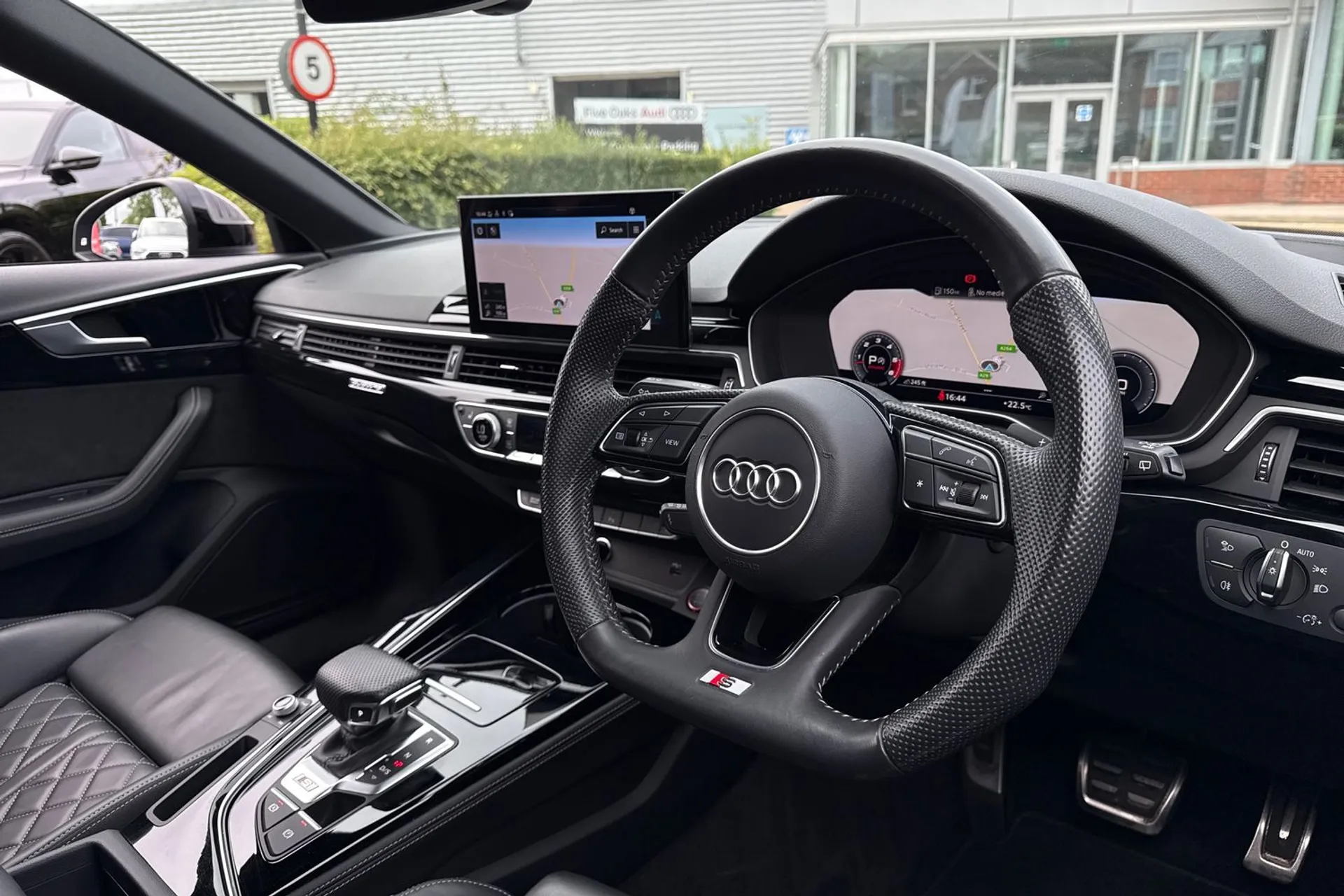 Audi A4 thumbnail image number 27