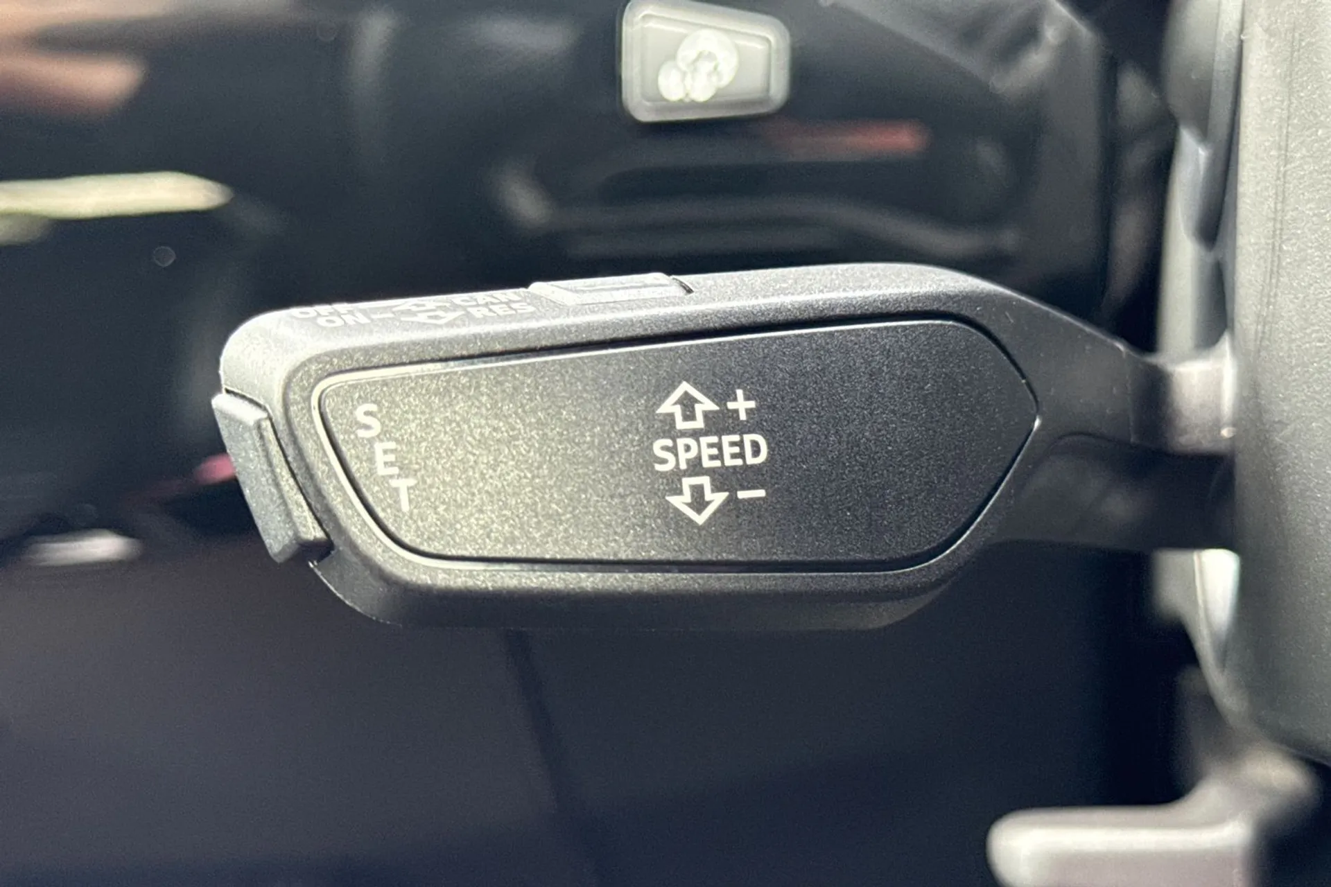 Audi A4 thumbnail image number 17