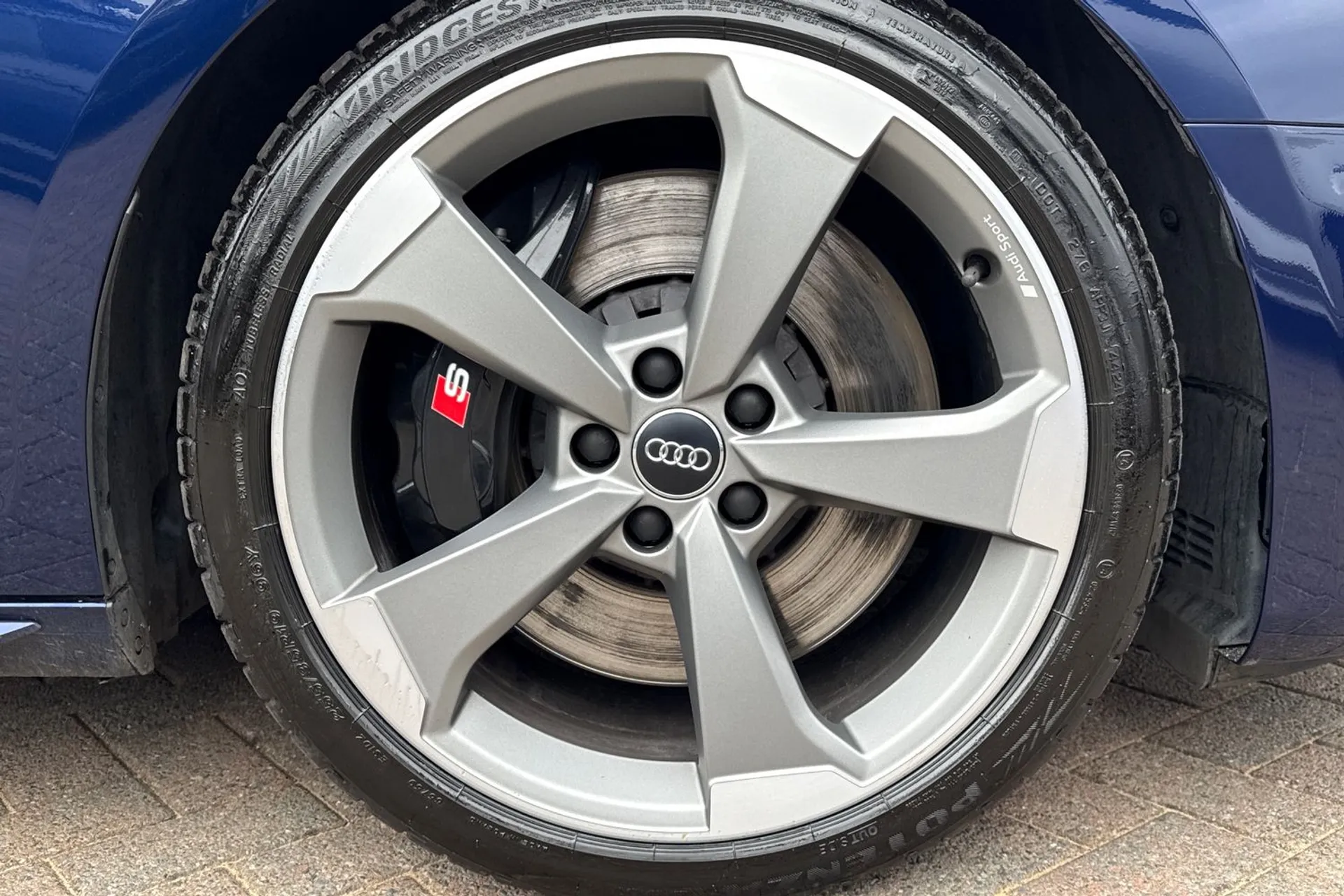 Audi A4 thumbnail image number 8