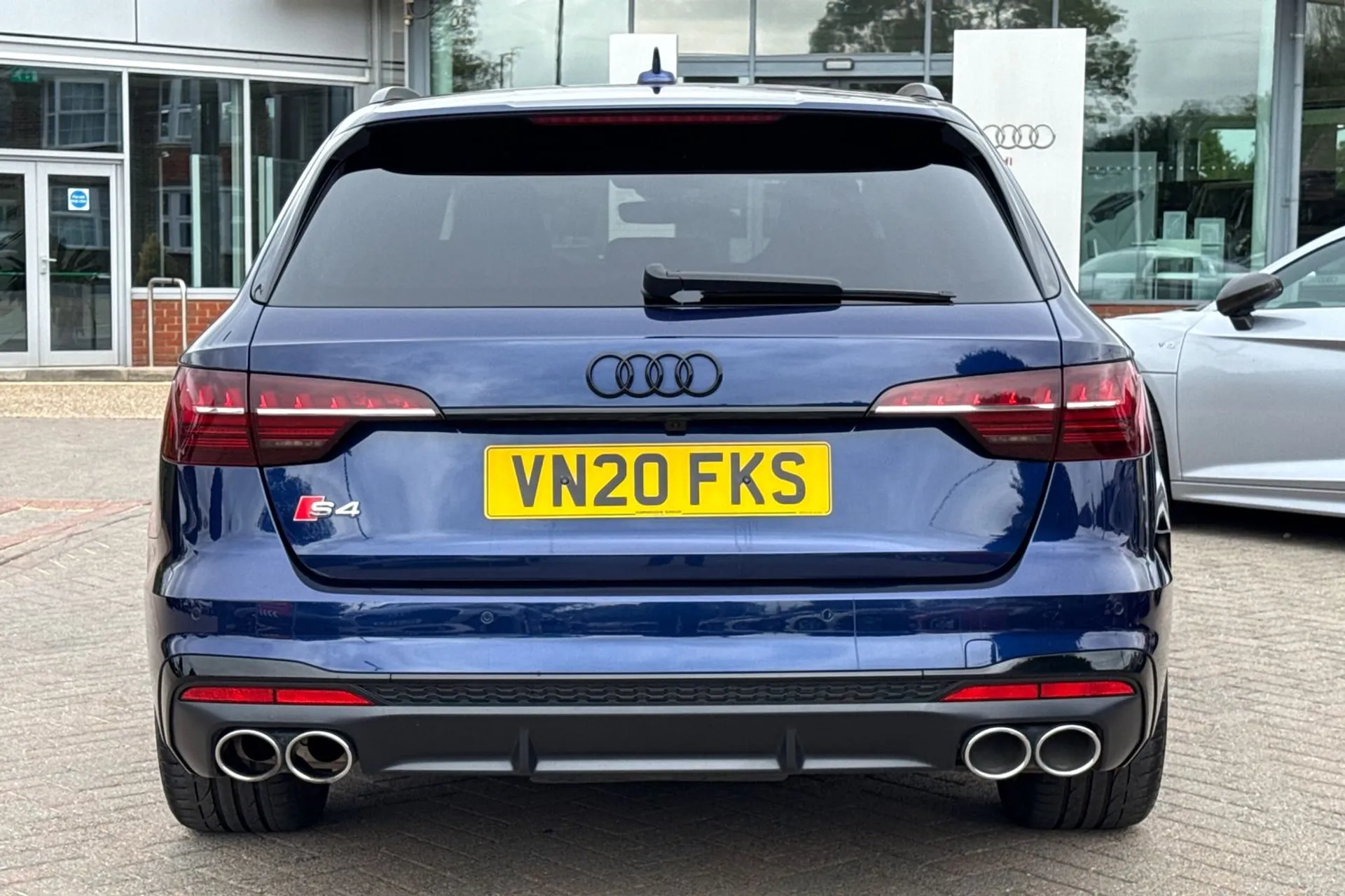 Audi A4 thumbnail image number 5