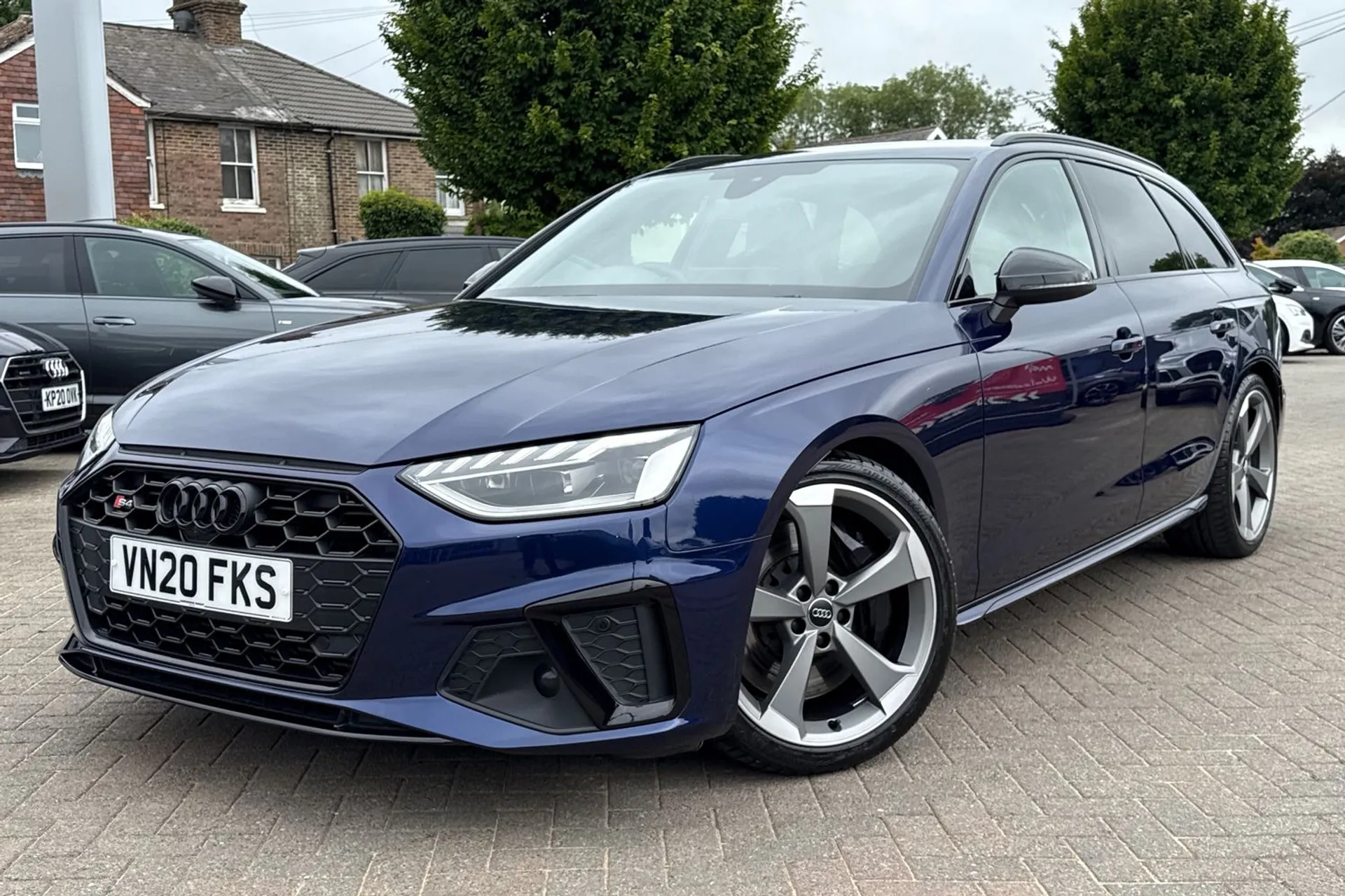 Audi A4 thumbnail image number 25