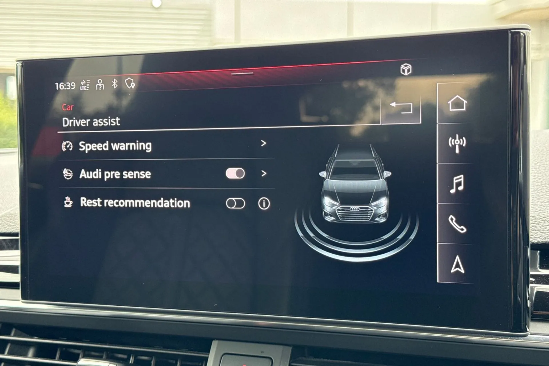 Audi A4 thumbnail image number 12