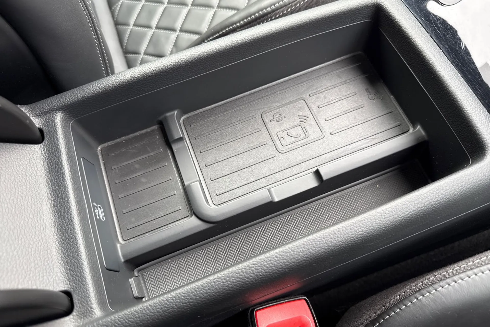 Audi A4 thumbnail image number 16
