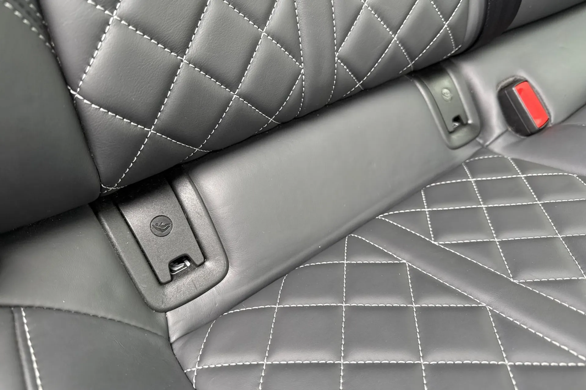 Audi A4 thumbnail image number 40