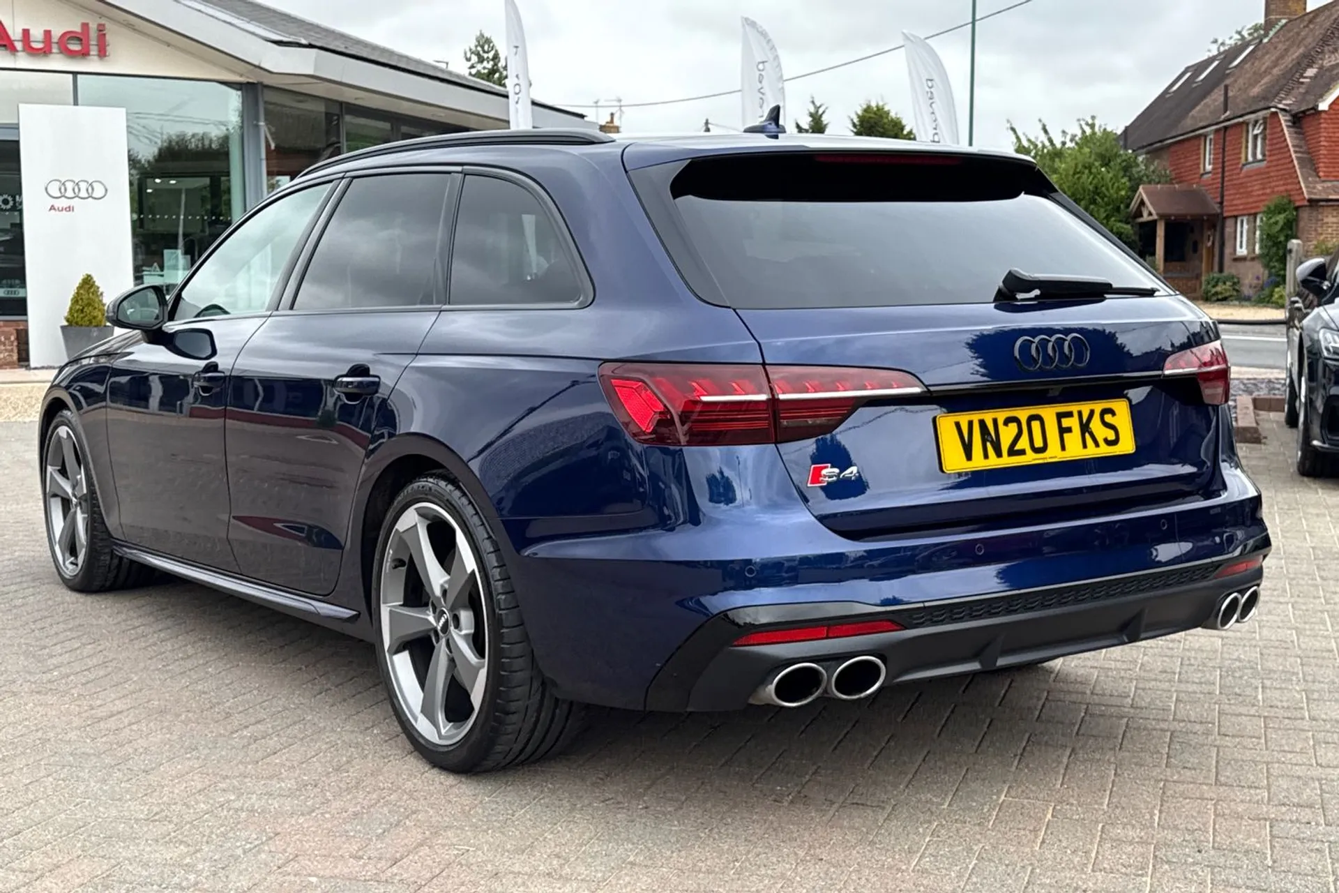 Audi A4 thumbnail image number 6