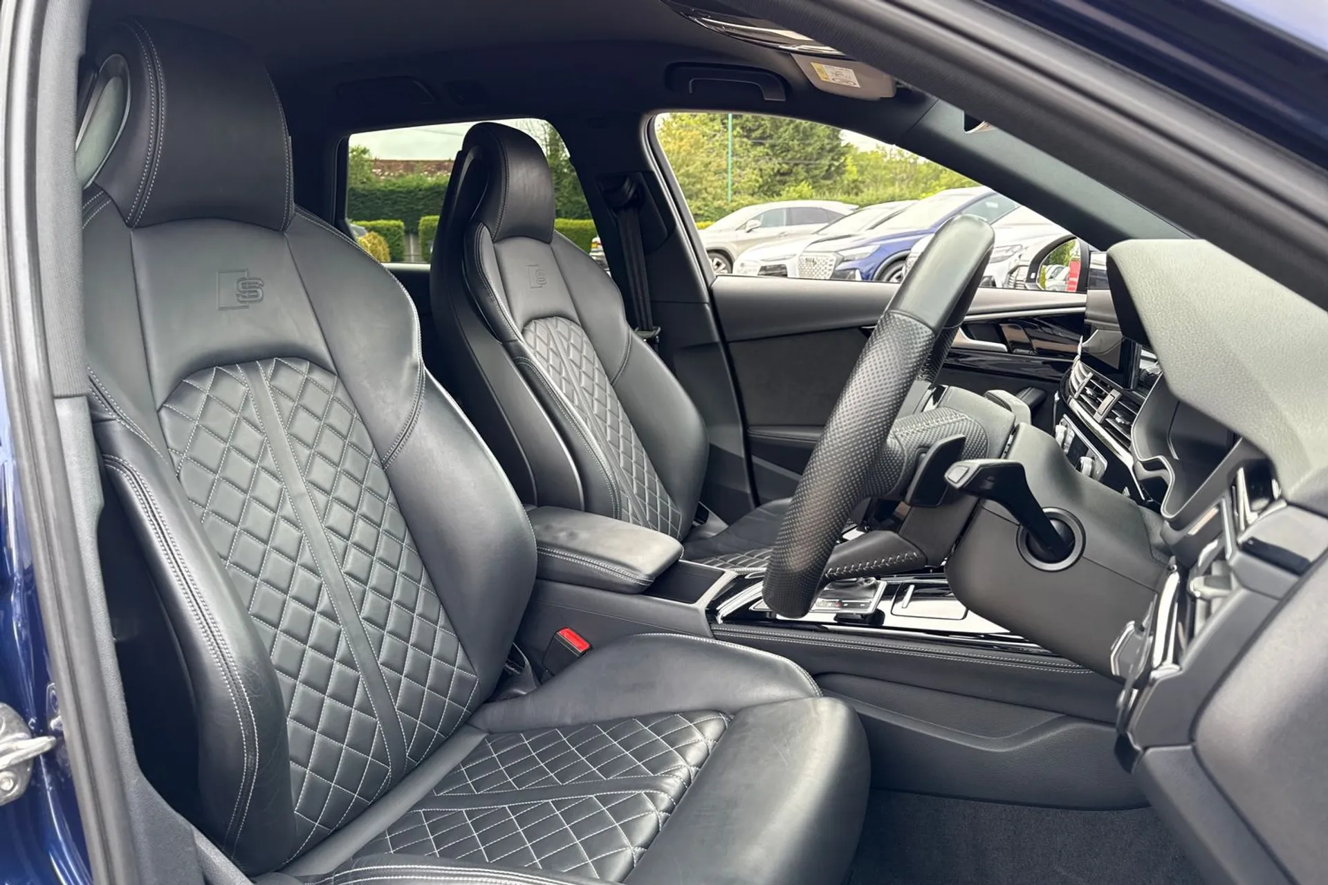 Audi A4 thumbnail image number 26