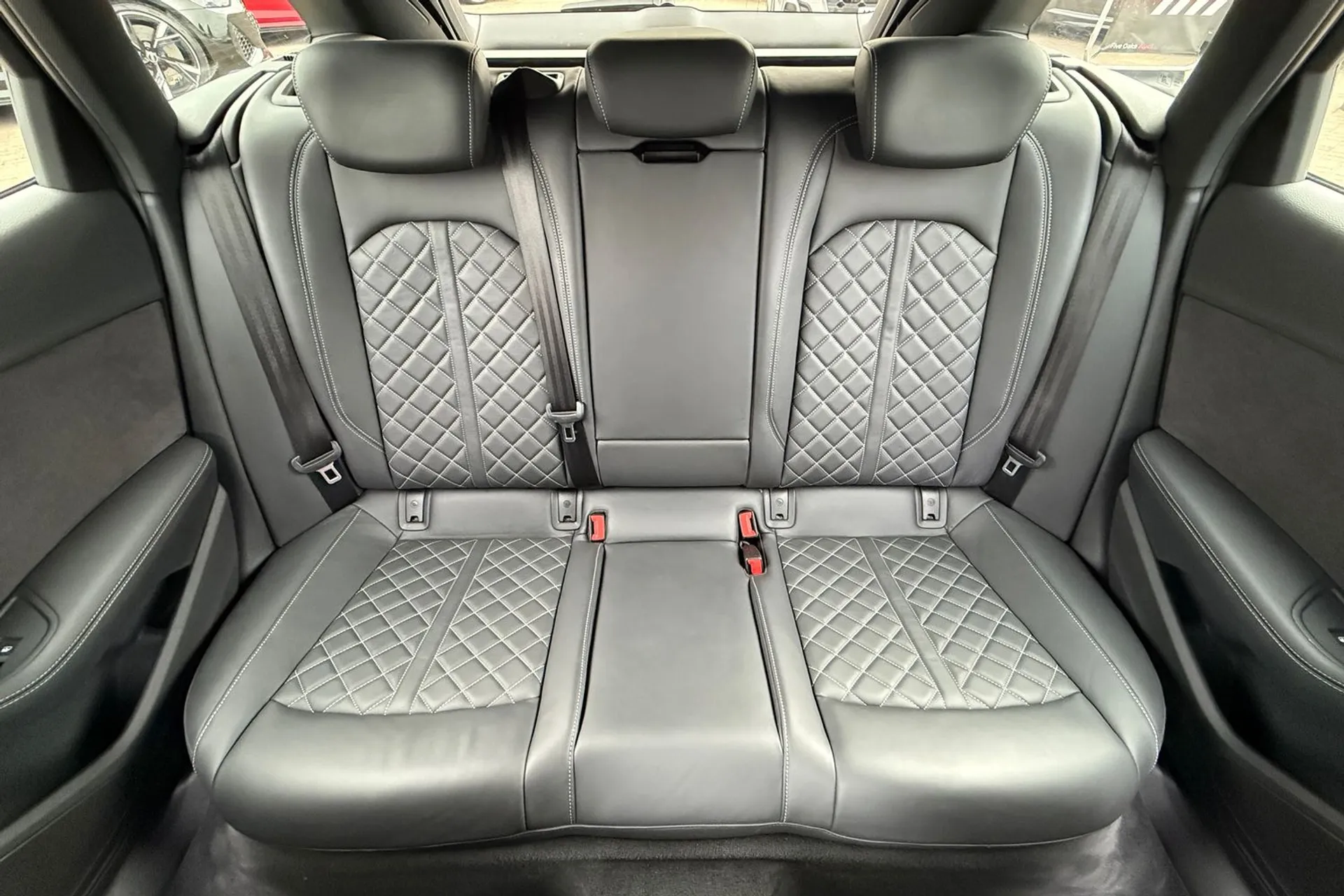 Audi A4 thumbnail image number 7