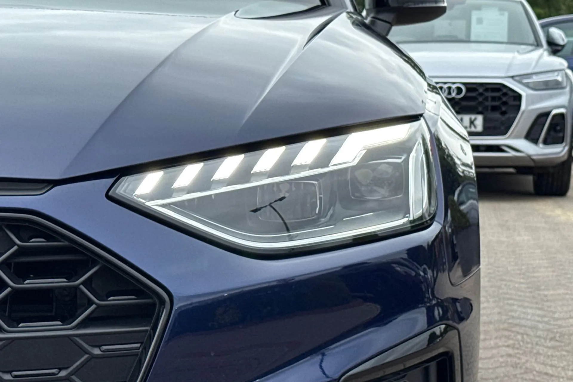 Audi A4 thumbnail image number 46