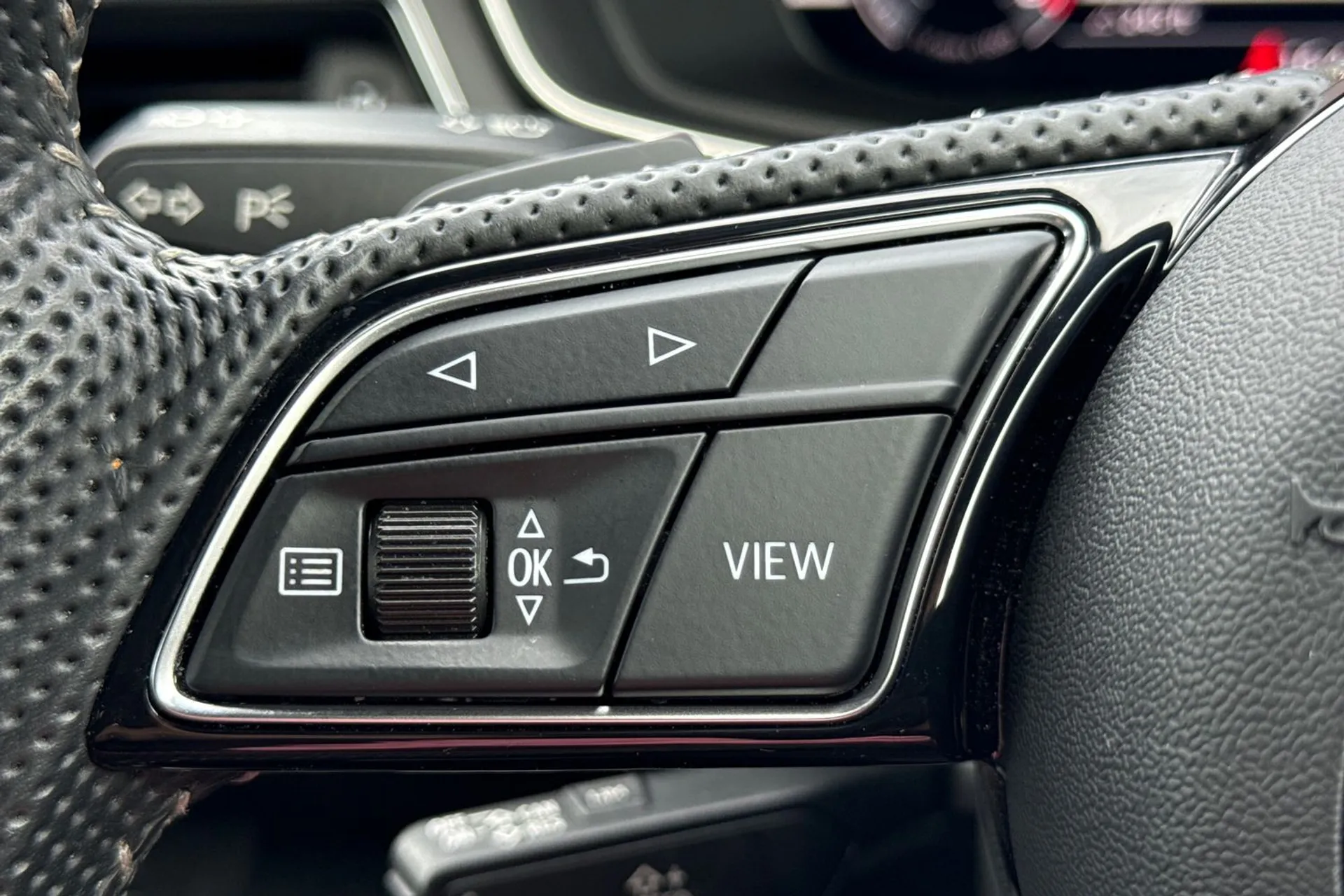 Audi A4 thumbnail image number 20