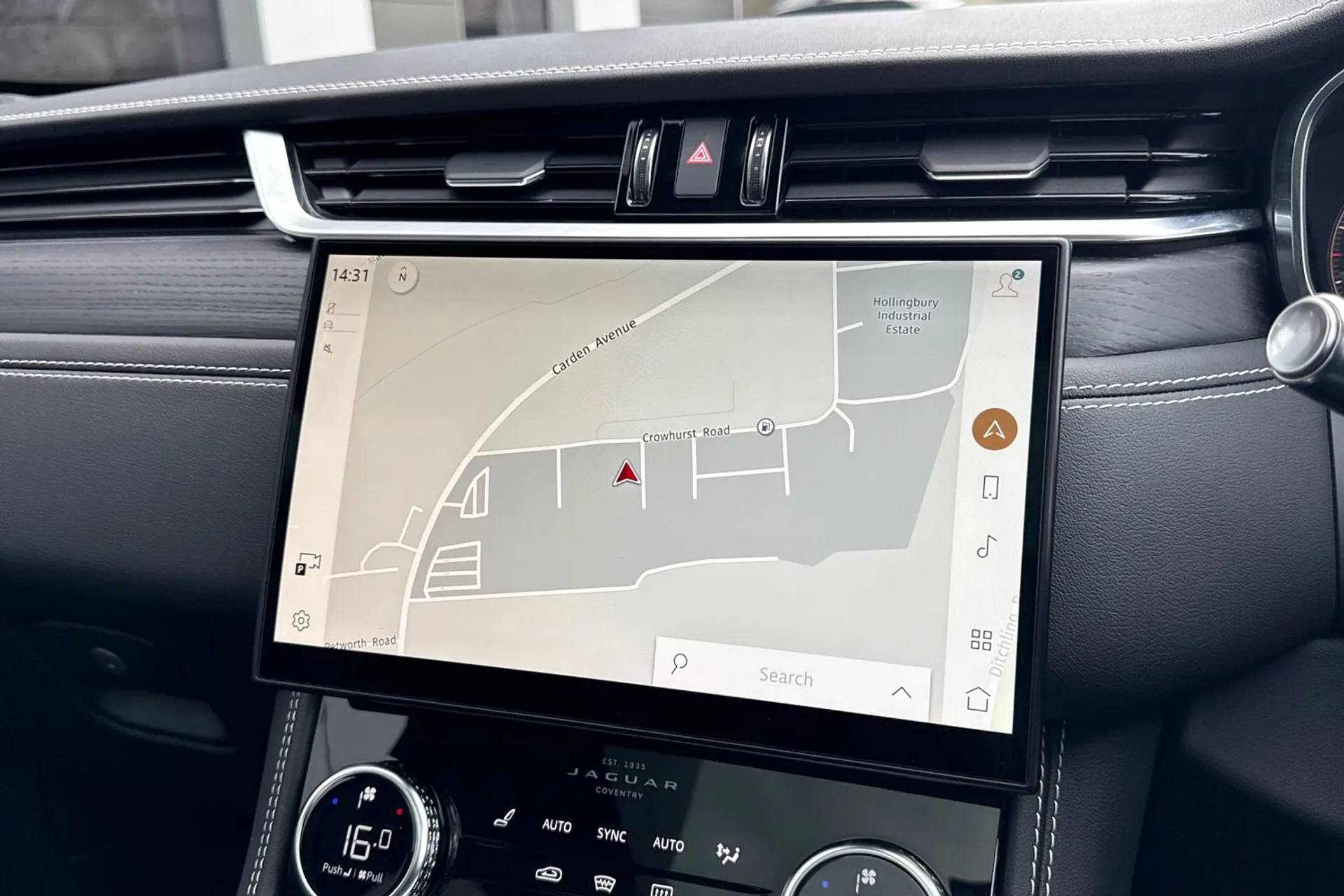 Jaguar F-PACE thumbnail image number 6