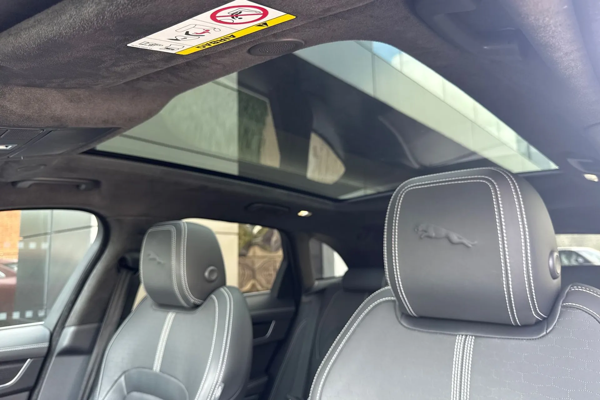 Jaguar F-PACE thumbnail image number 62