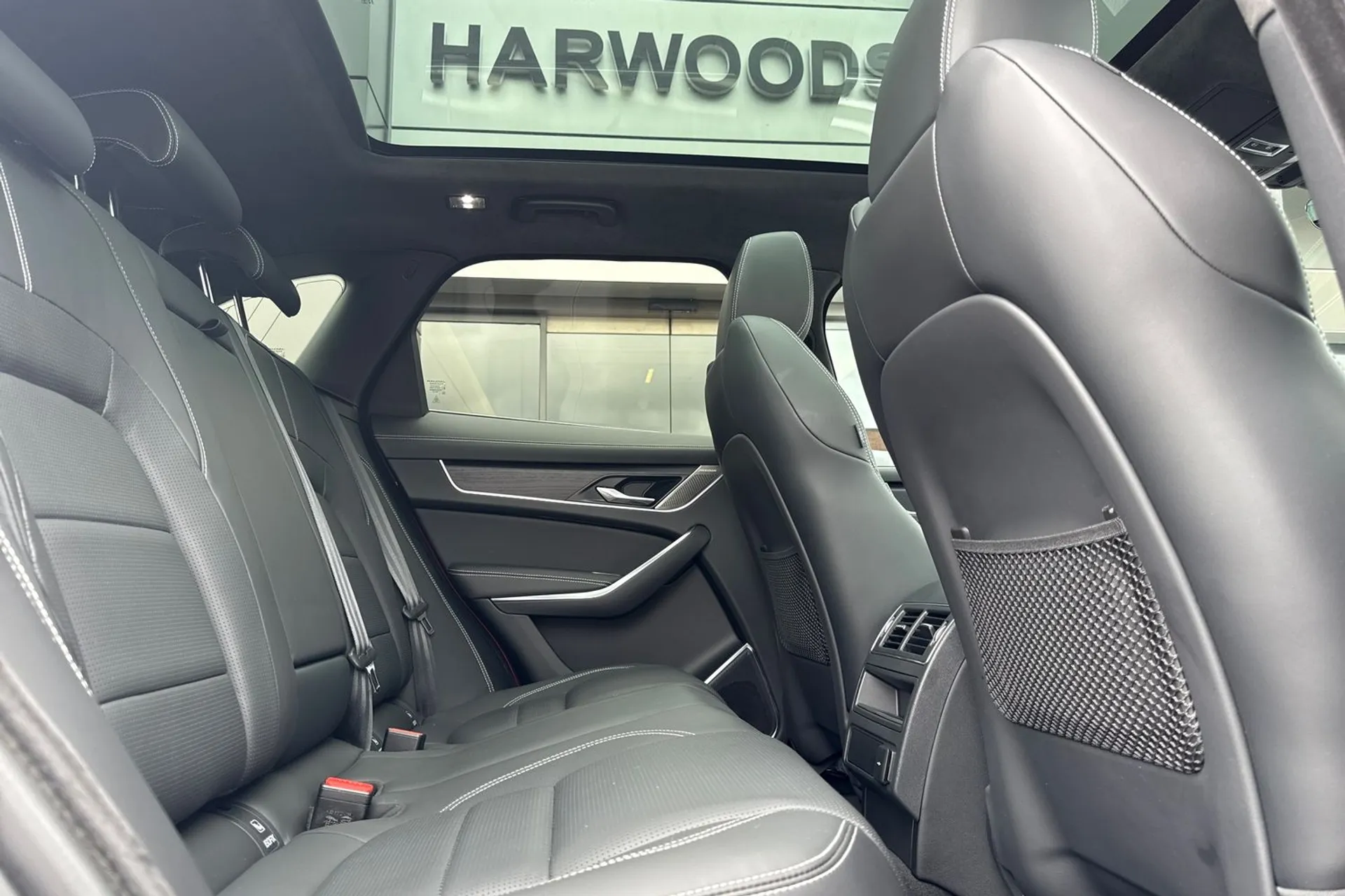Jaguar F-PACE thumbnail image number 54