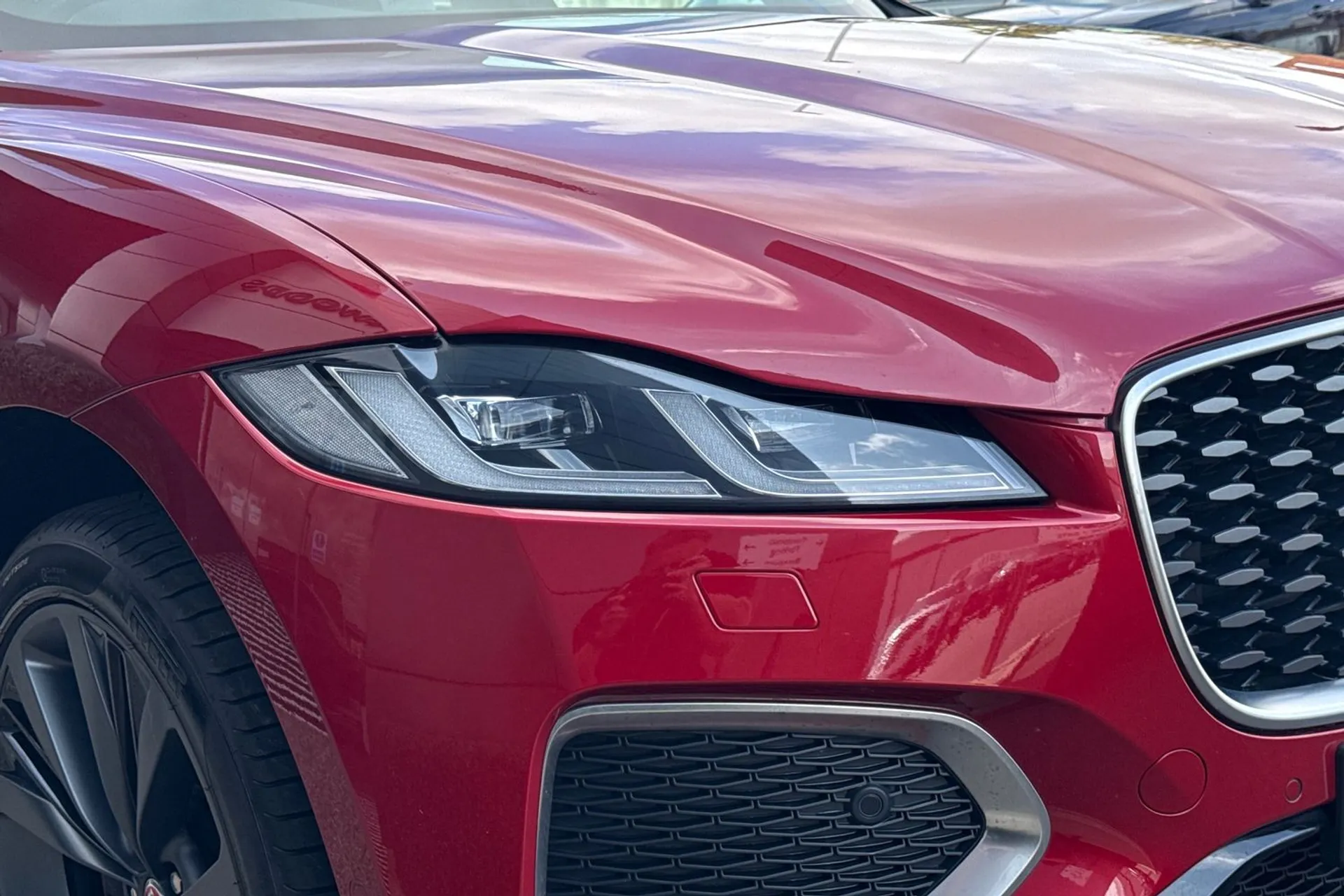 Jaguar F-PACE thumbnail image number 19