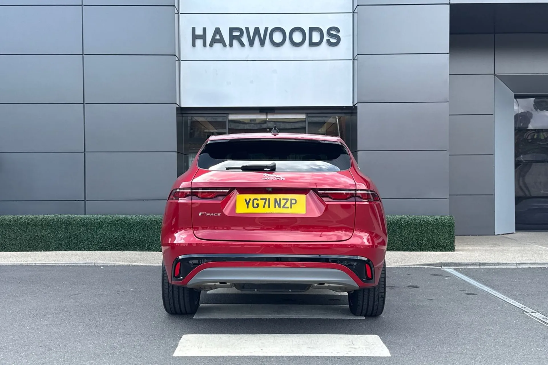 Jaguar F-PACE thumbnail image number 8
