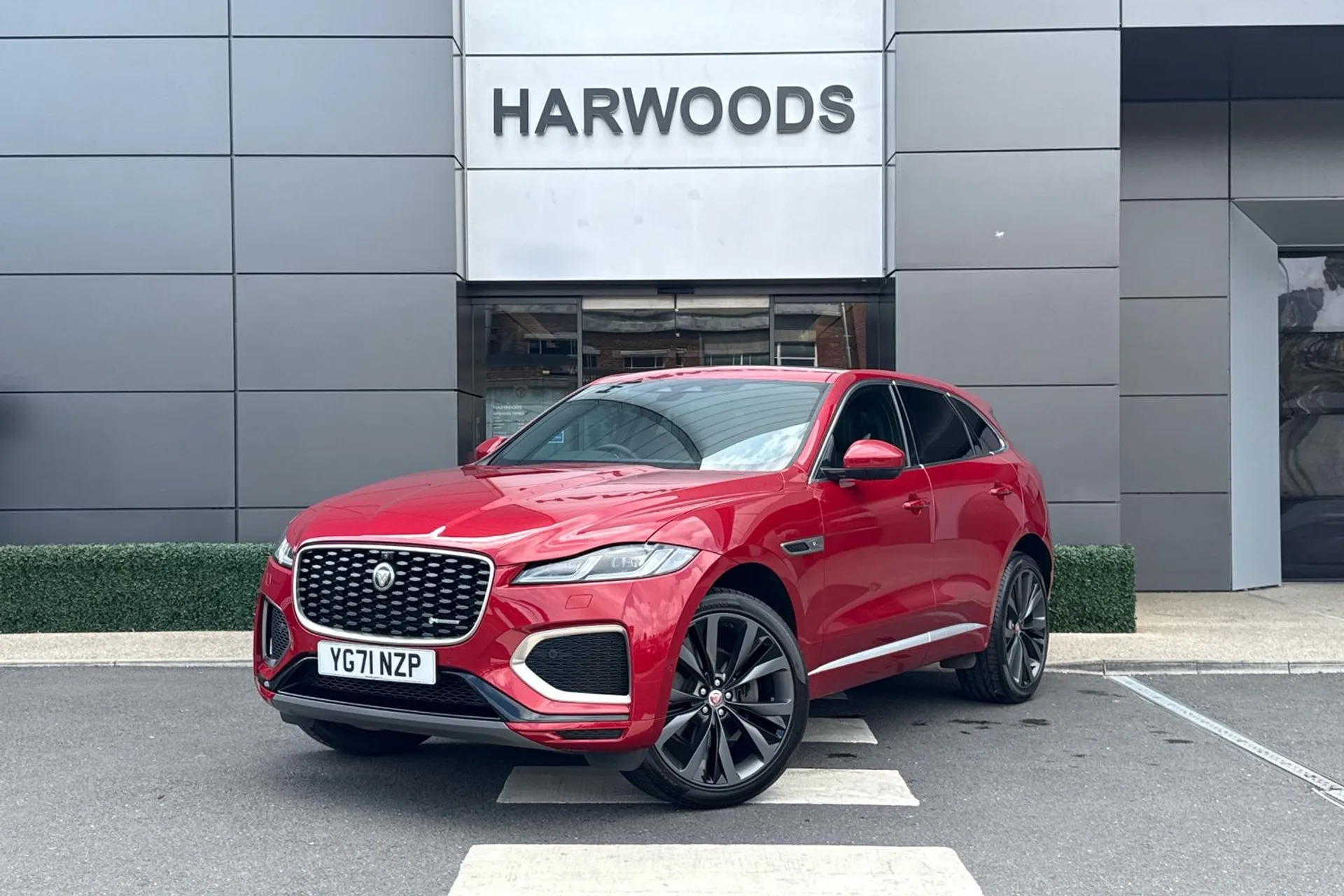 Jaguar F-PACE thumbnail image number 15