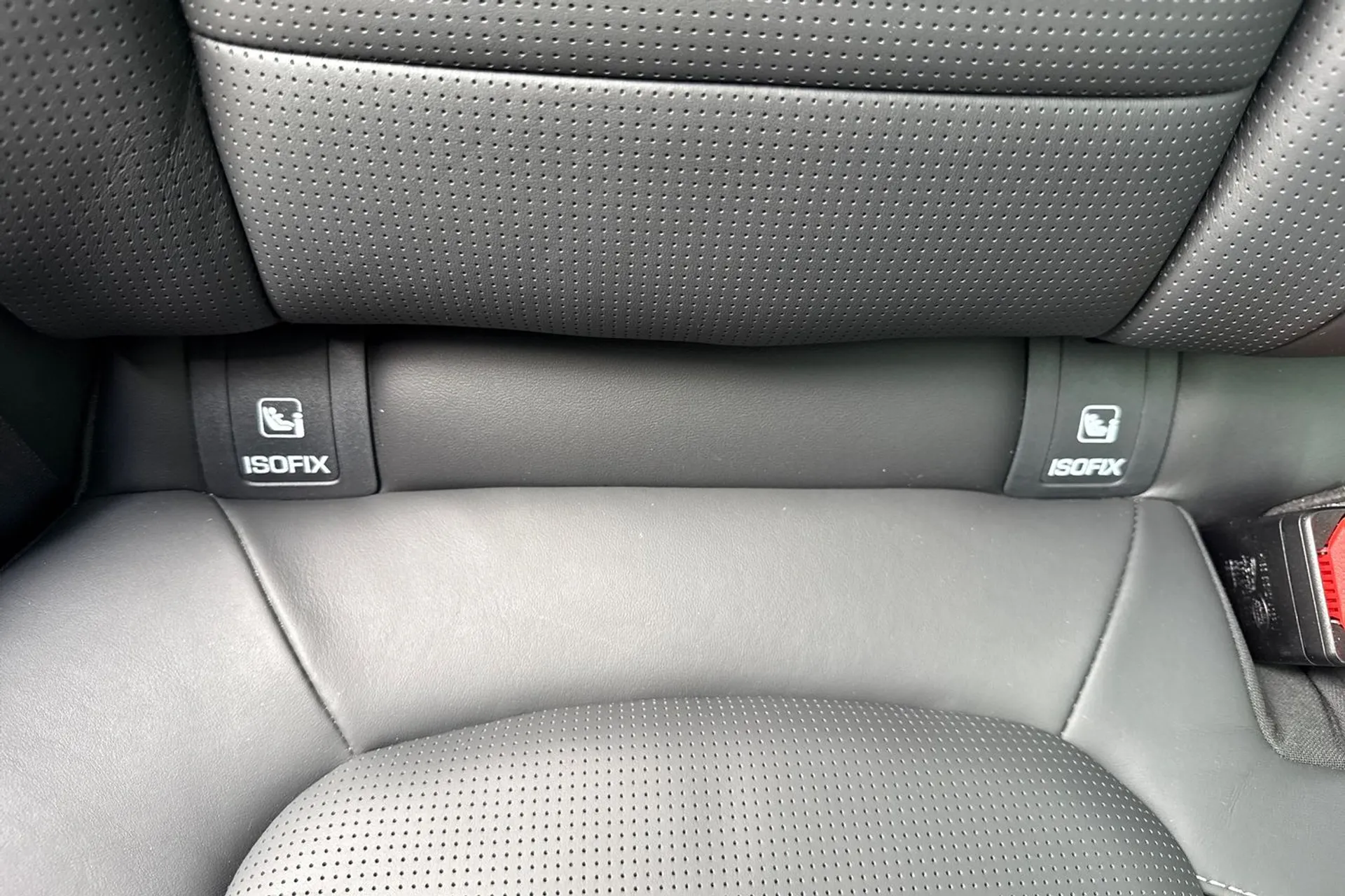 Jaguar F-PACE thumbnail image number 57