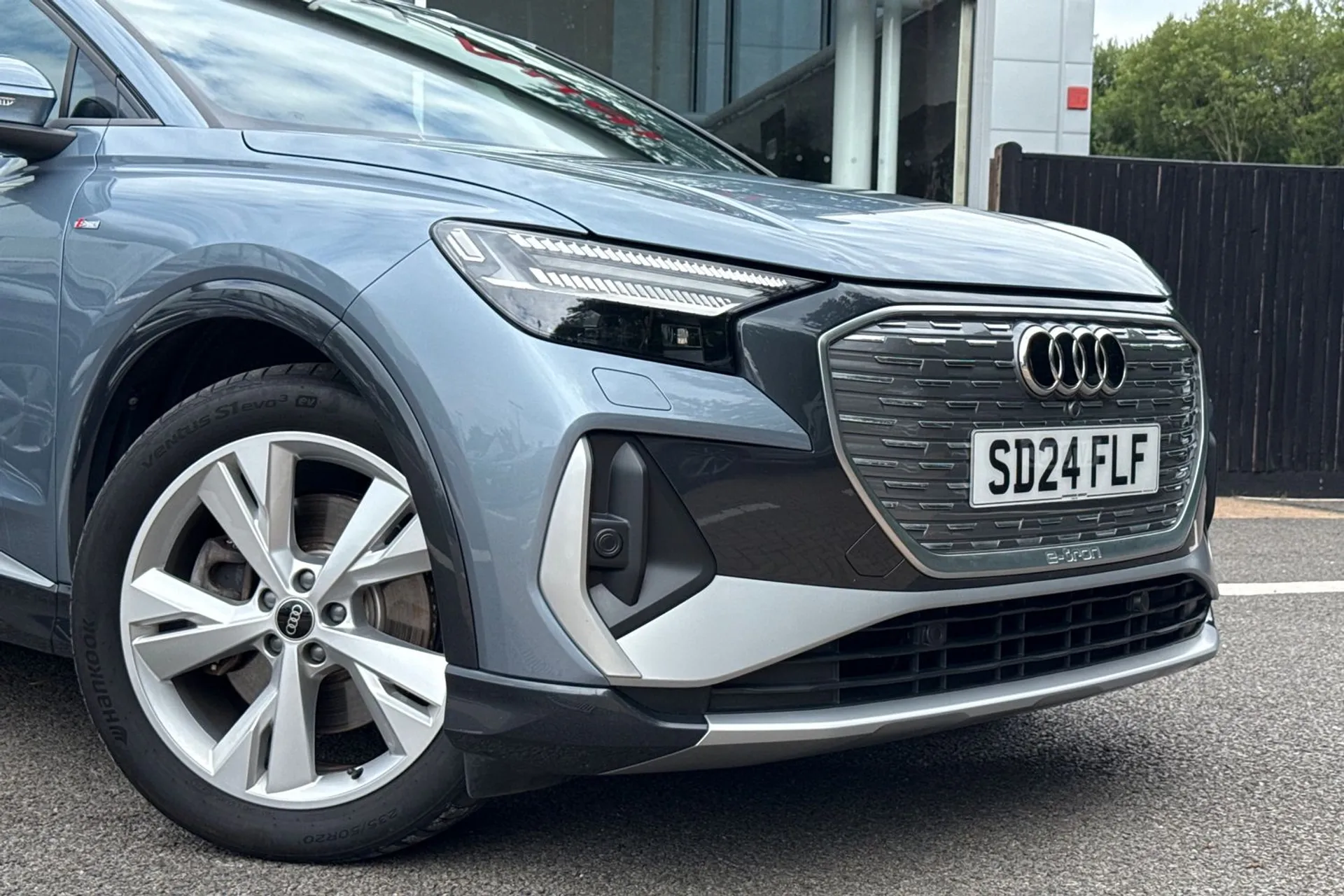 Audi Q4 thumbnail image number 5