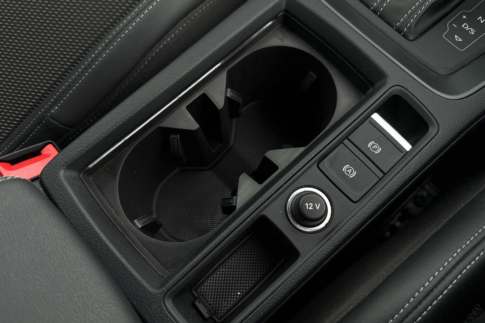 Audi Q3 thumbnail image number 42