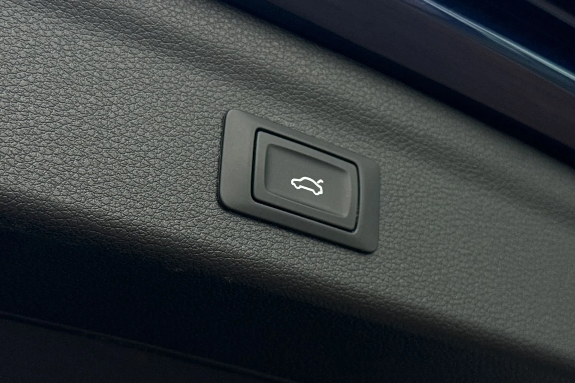 Audi Q3 thumbnail image number 19