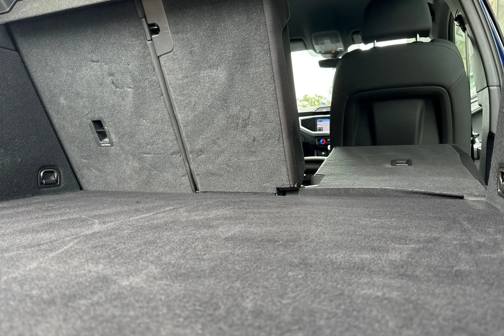 Audi Q3 thumbnail image number 20
