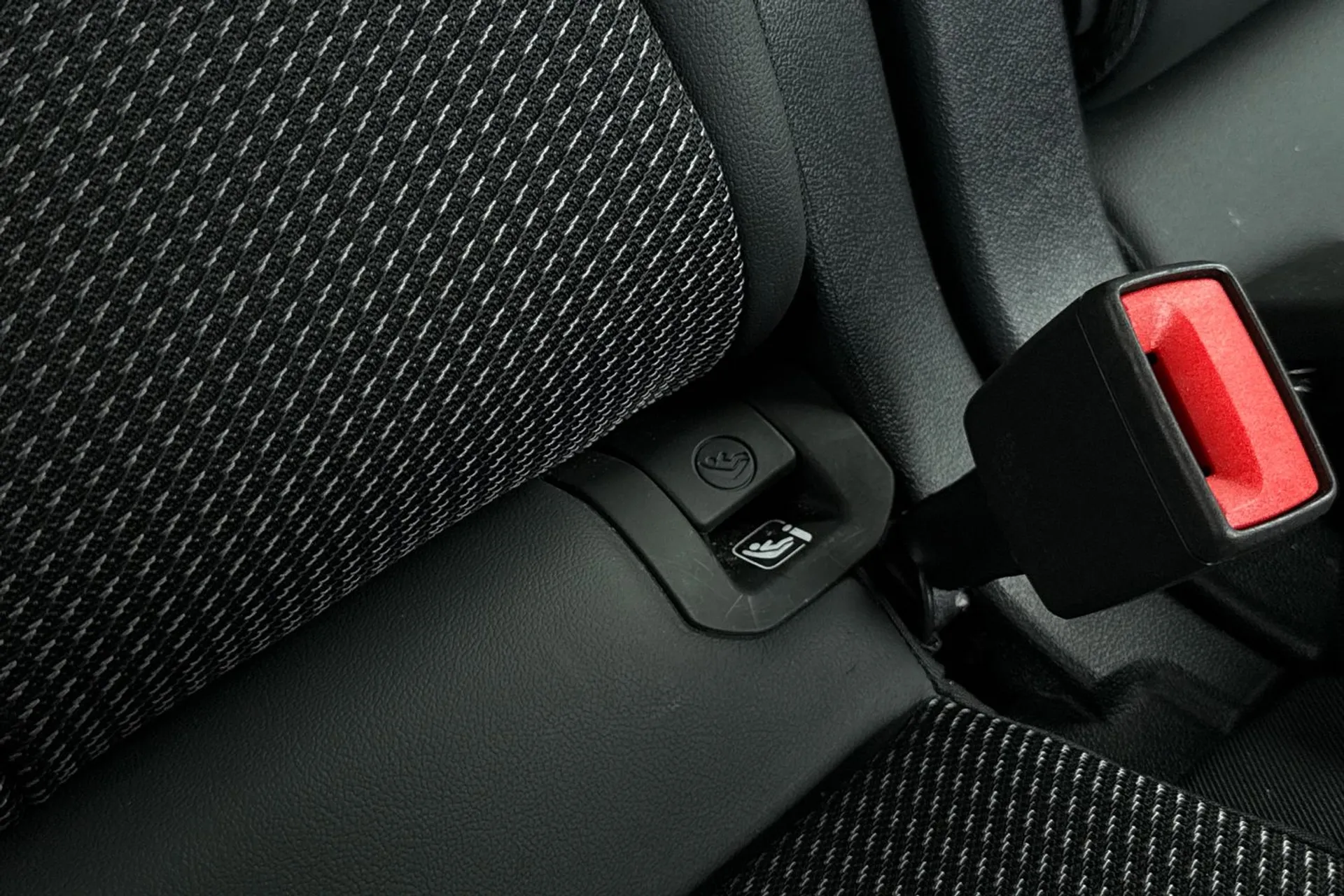 Audi Q3 thumbnail image number 23