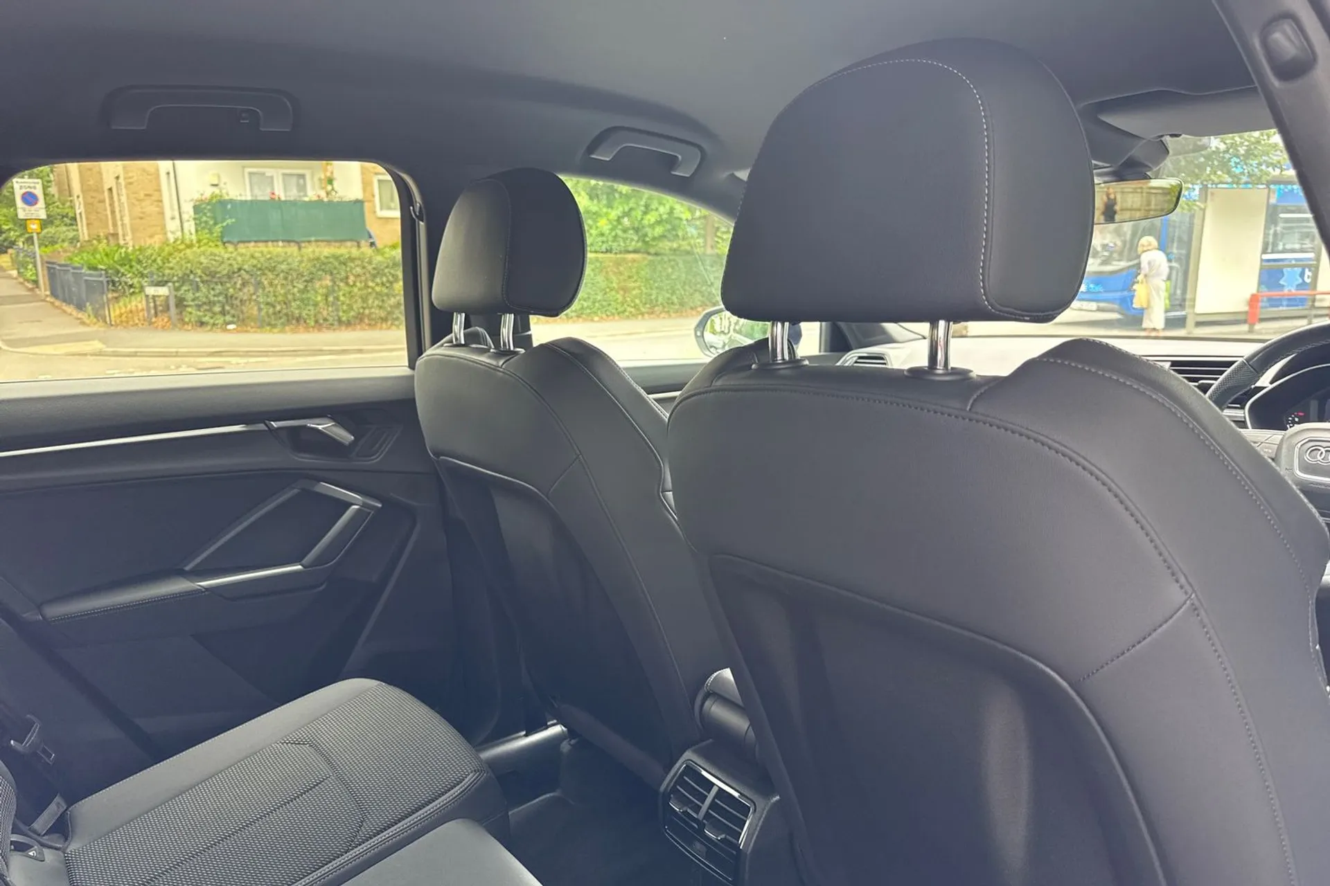 Audi Q3 thumbnail image number 22