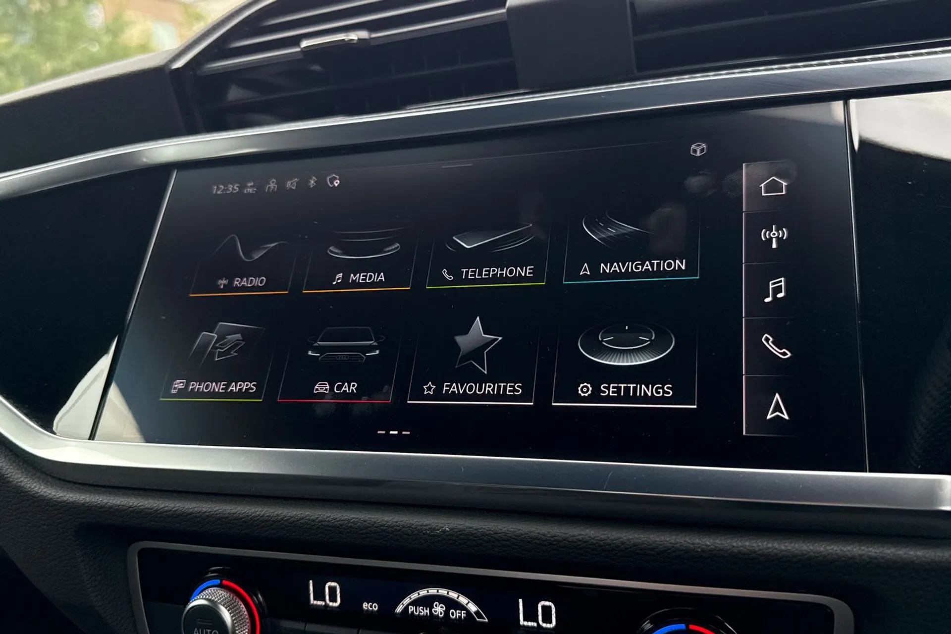 Audi Q3 thumbnail image number 37