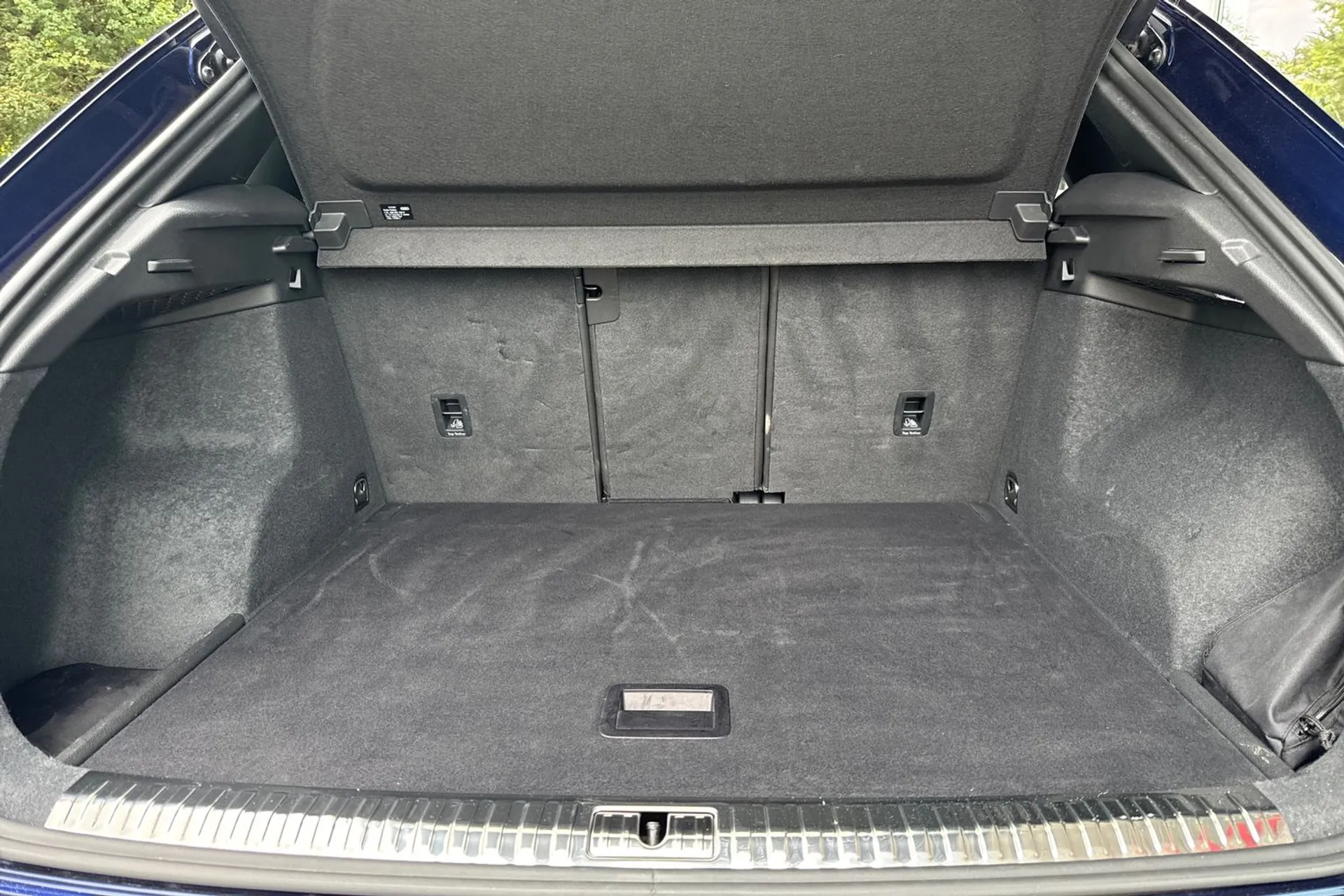Audi Q3 thumbnail image number 18