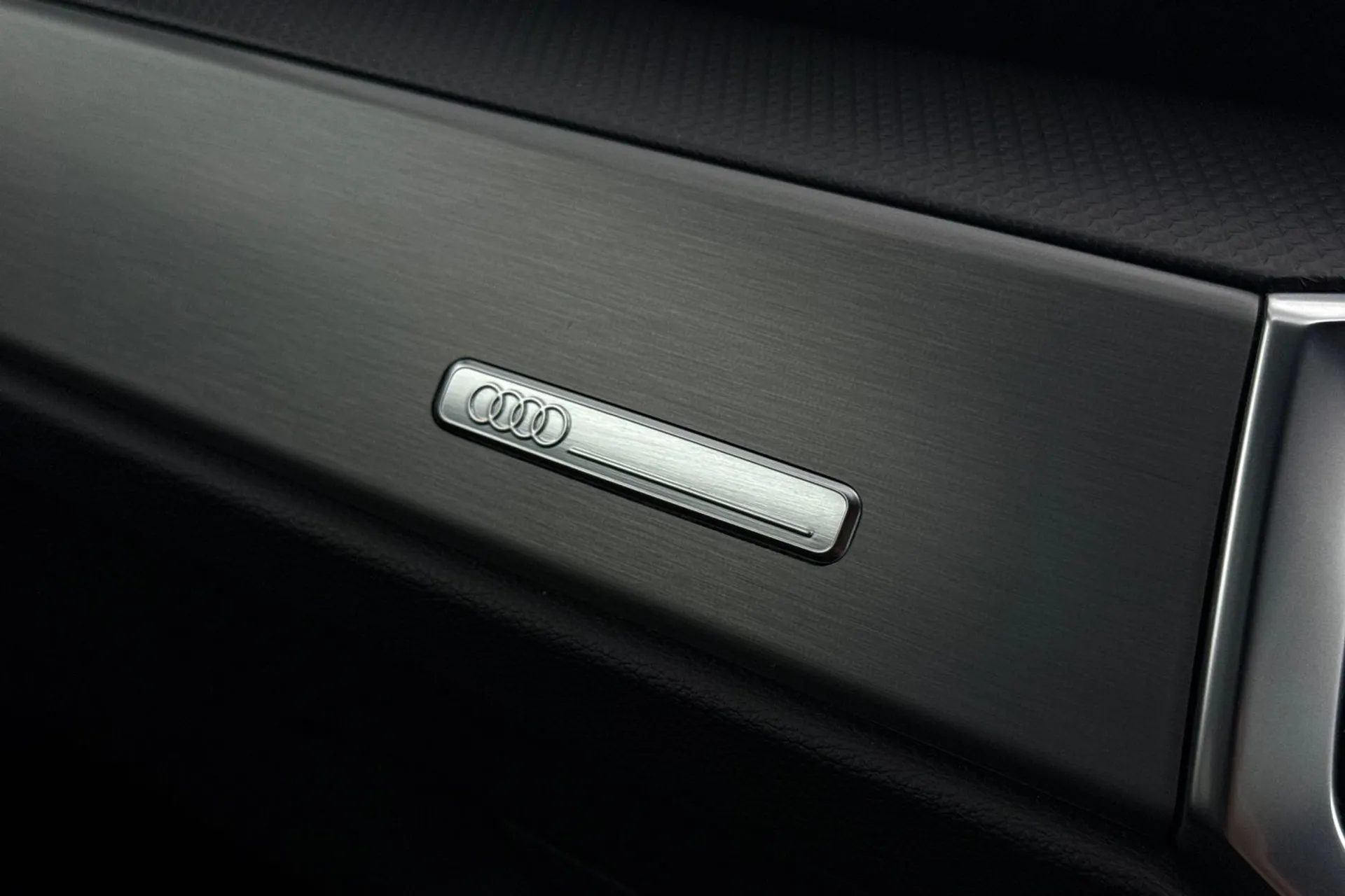 Audi Q3 thumbnail image number 50
