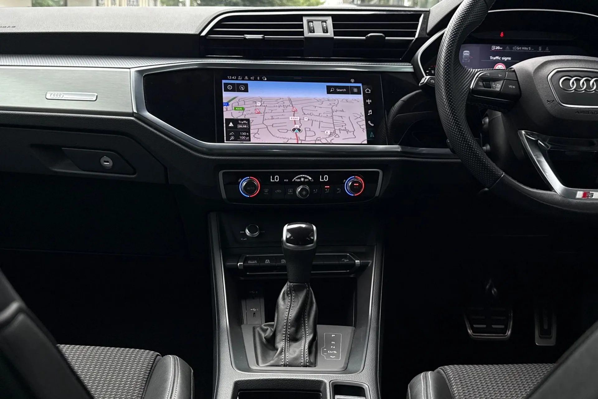 Audi Q3 thumbnail image number 4