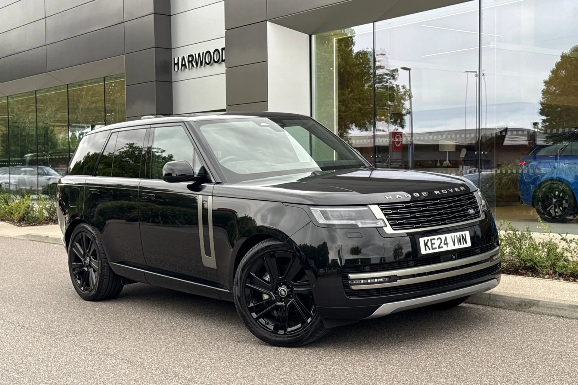 LAND ROVER RANGE ROVER focused image