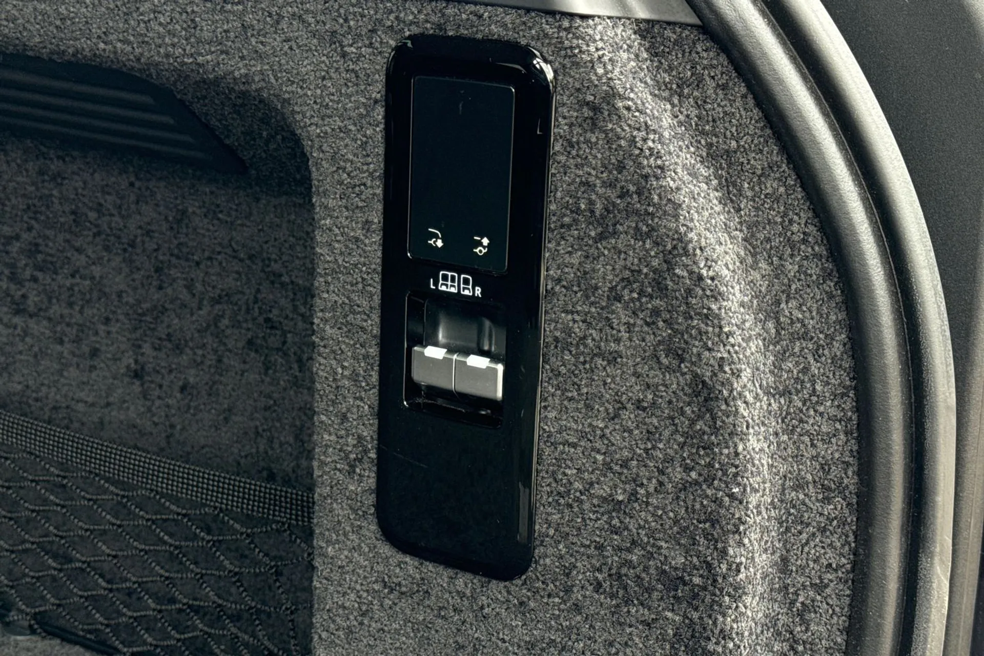 LAND ROVER RANGE ROVER thumbnail image number 49