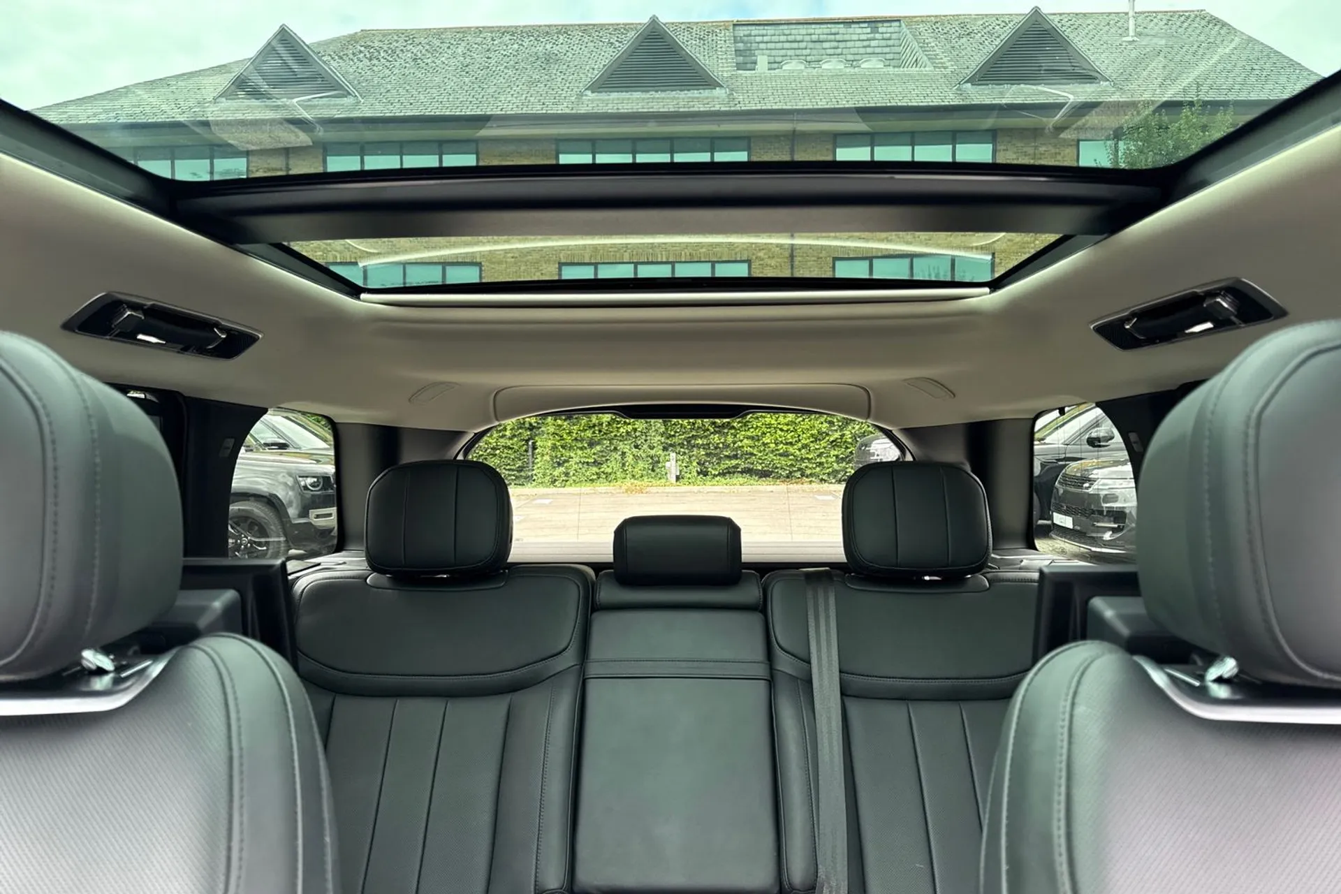 LAND ROVER RANGE ROVER thumbnail image number 35