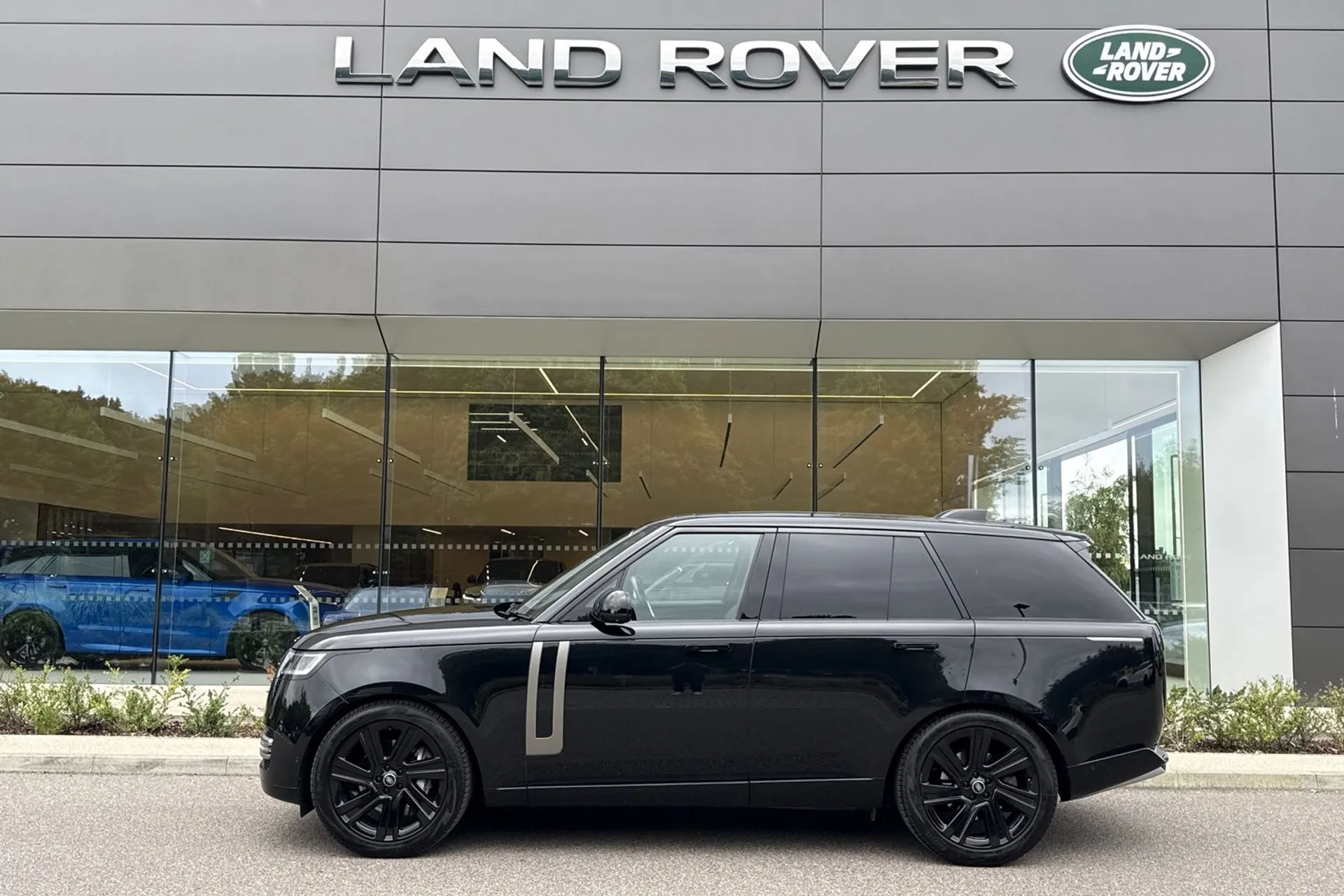 LAND ROVER RANGE ROVER thumbnail image number 13