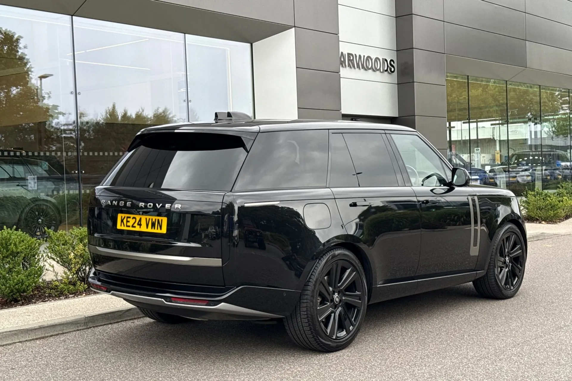 LAND ROVER RANGE ROVER thumbnail image number 16